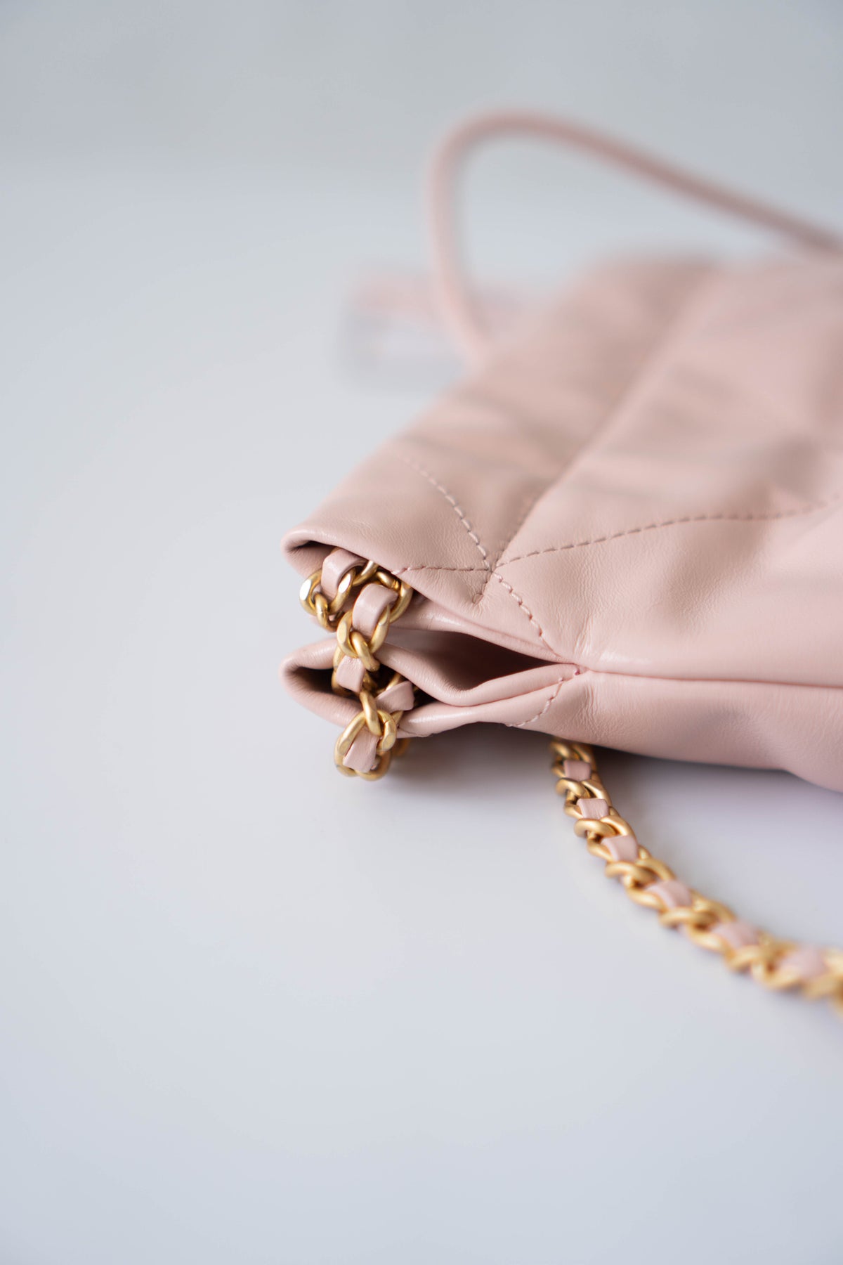 CC 22 Mini Handbag – Light Pink Shiny Calfskin in Gold Hardware