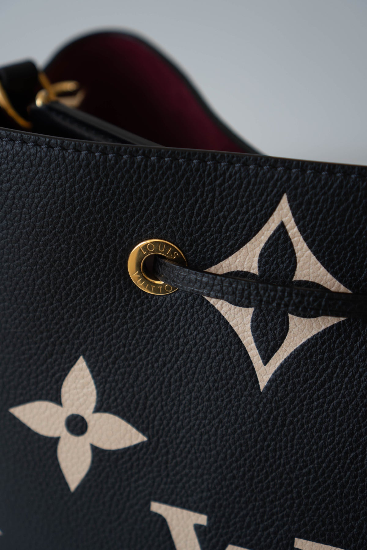 NéoNoé Bi-color in MM size Empreinte leather