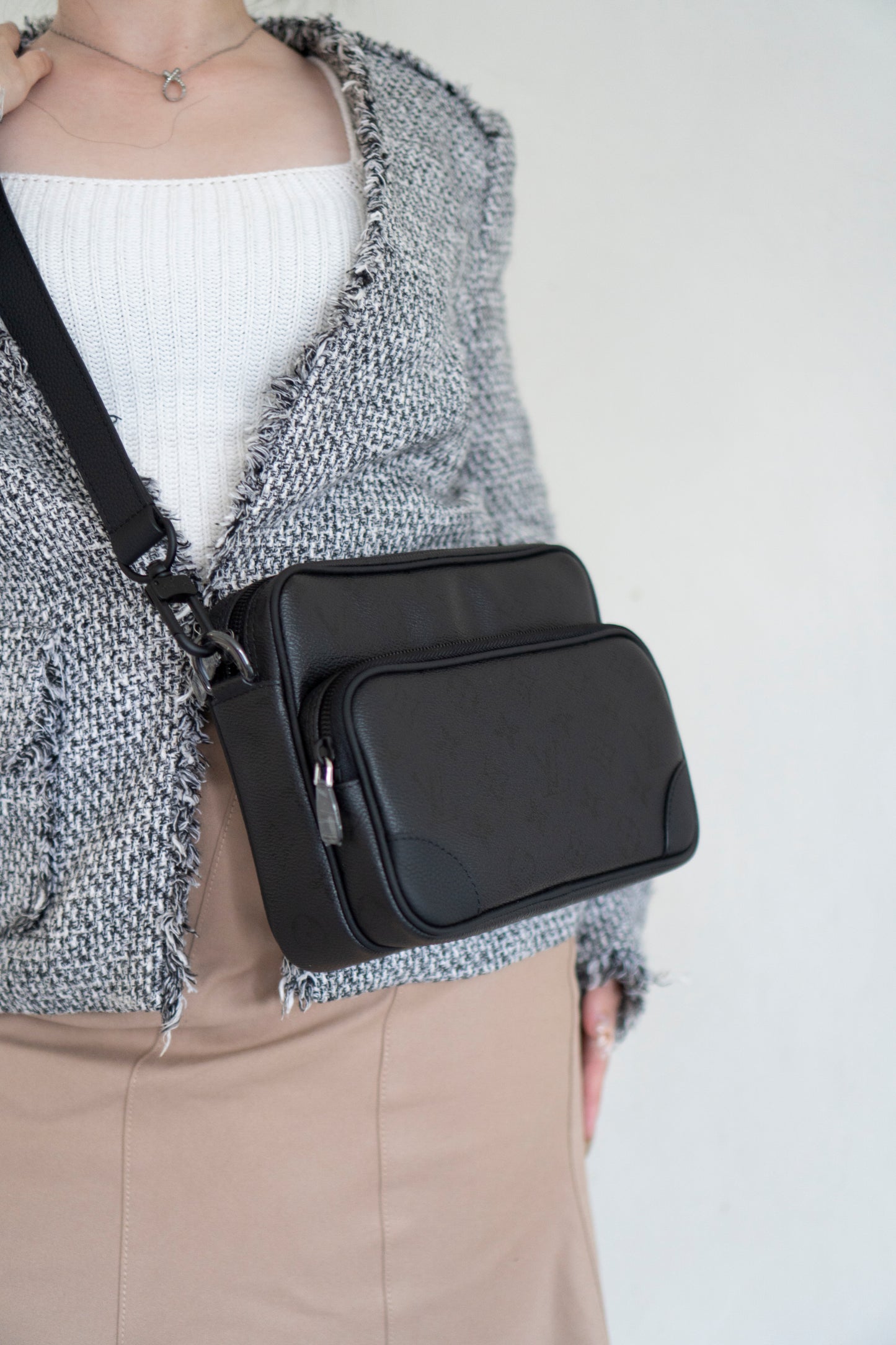 Nil Messenger Bag – Monogram Midnight Canvas