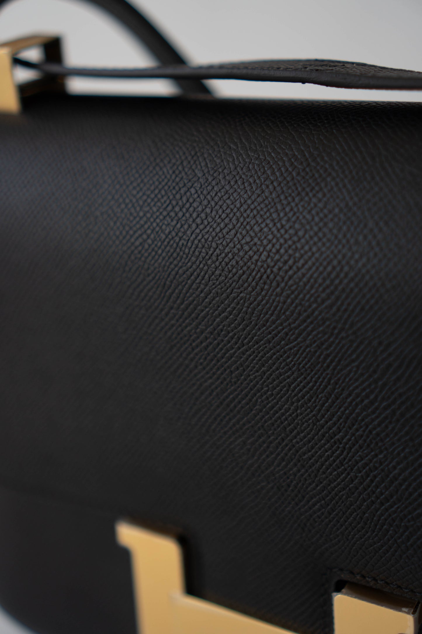 Constanc 24 Noir Epsom Calfskin with Gold Hardware