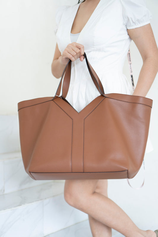 Y Tote in large Find Grained Calfskin with Gold hardware