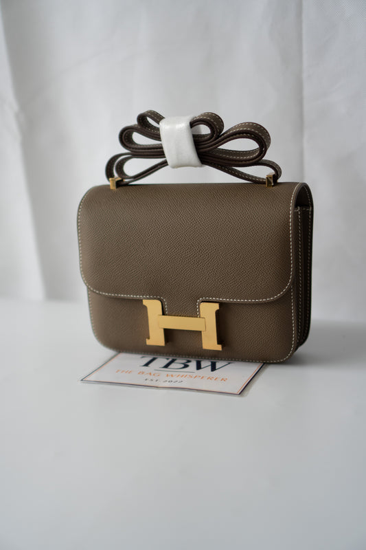 Constanc 18 – Etoupe Epsom with Gold Hardware