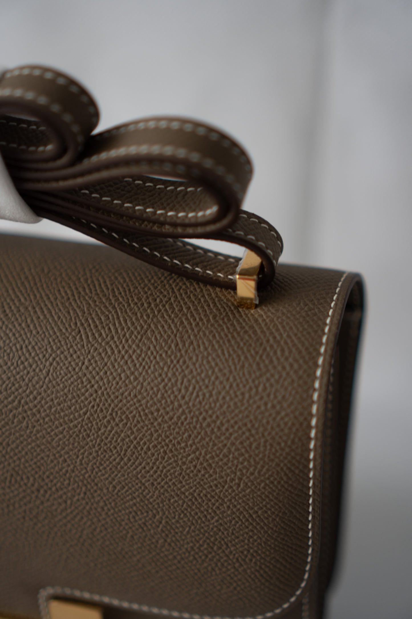 Constanc 18 – Etoupe Epsom with Gold Hardware