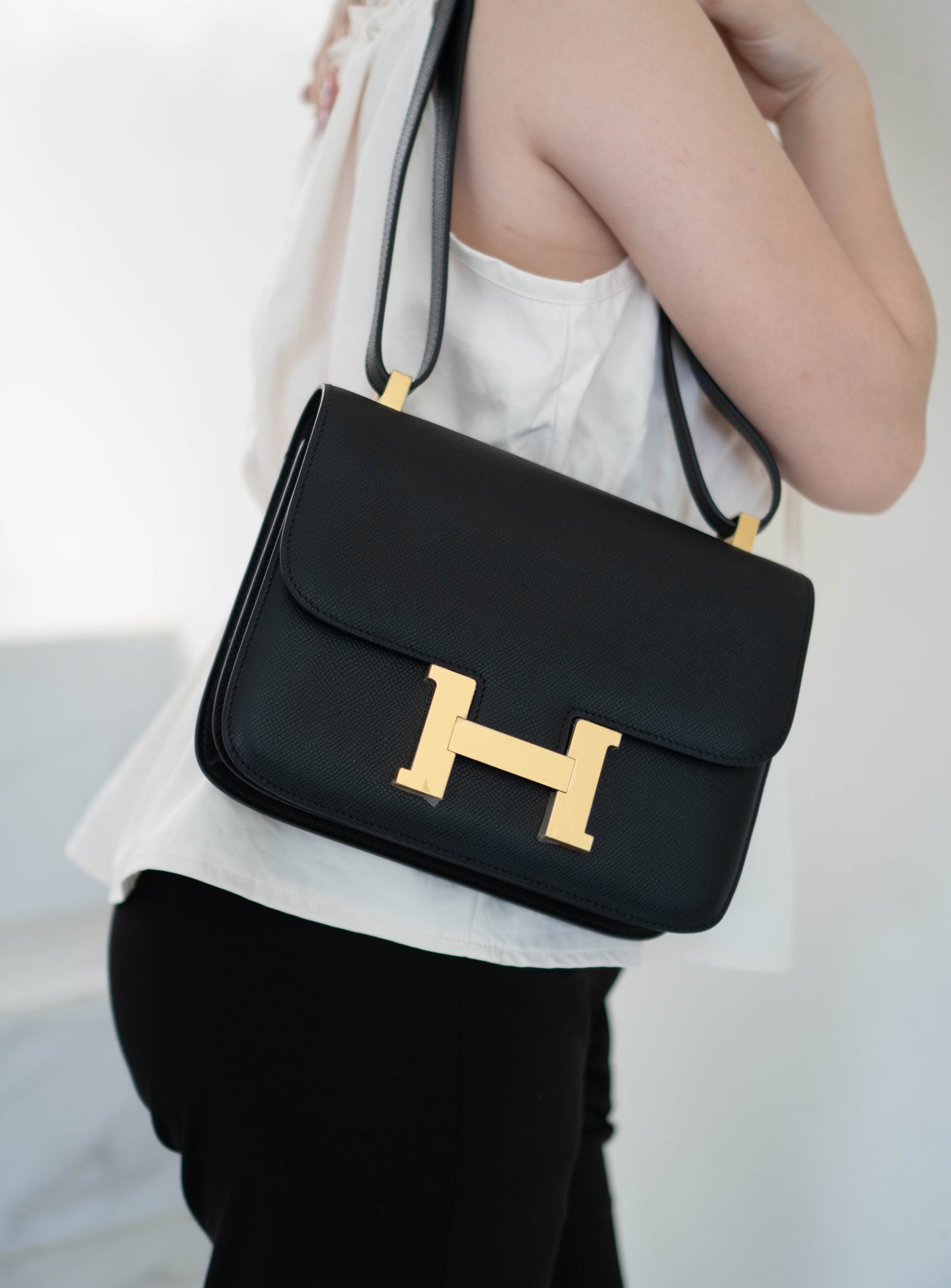 Constanc 24 Noir Epsom Calfskin with Gold Hardware