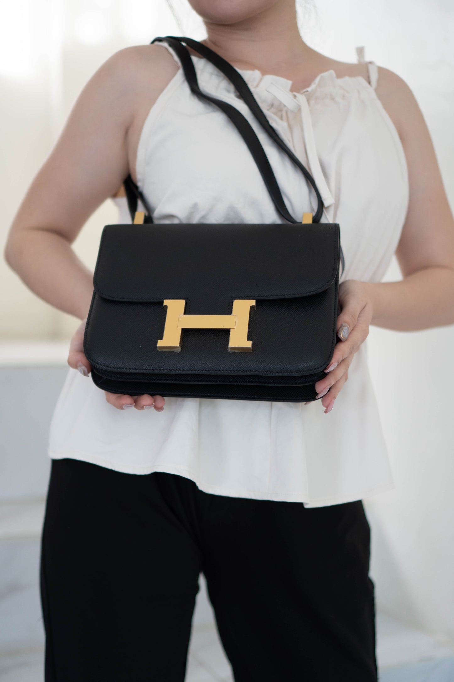 Constanc 24 Noir Epsom Calfskin with Gold Hardware
