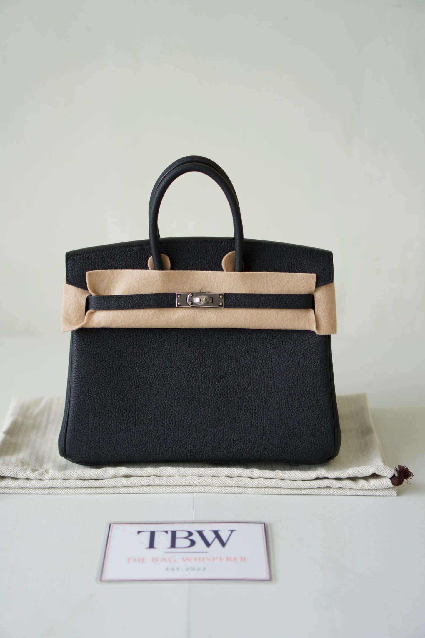 Birkin 25 – Noir Togo Leather with Palladium Hardware