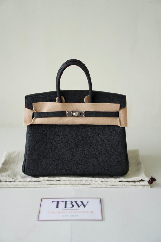 Birkin 25 – Noir Togo Leather with Palladium Hardware