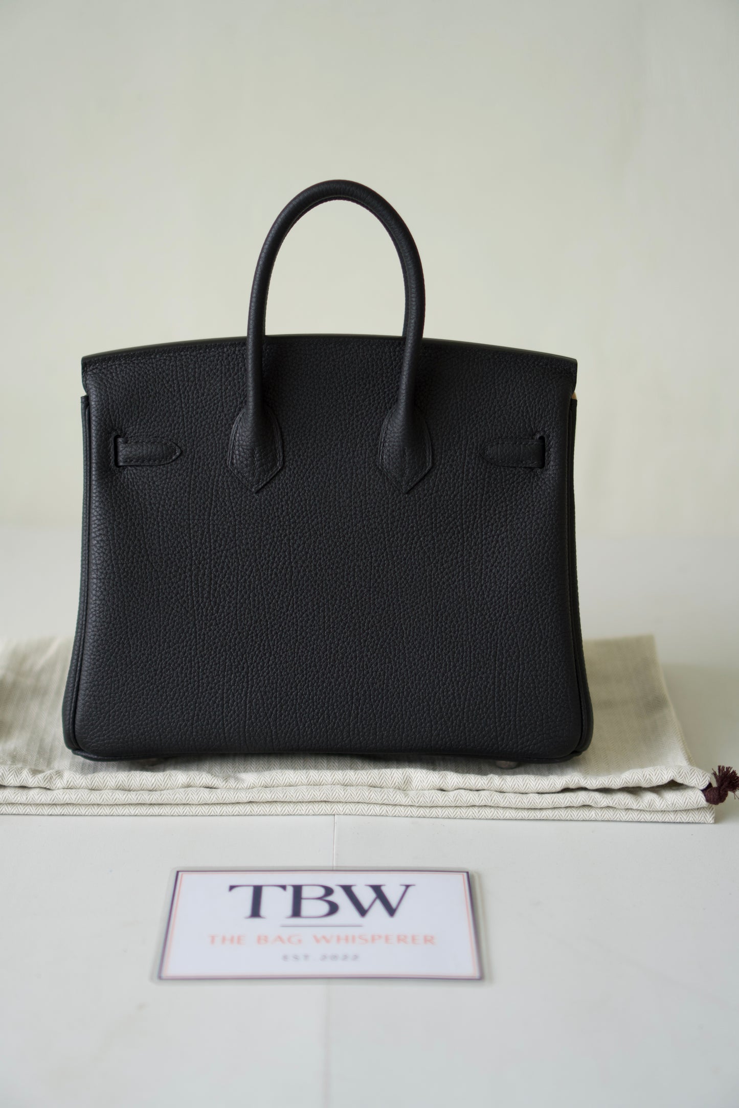 Birkin 25 – Noir Togo Leather with Palladium Hardware