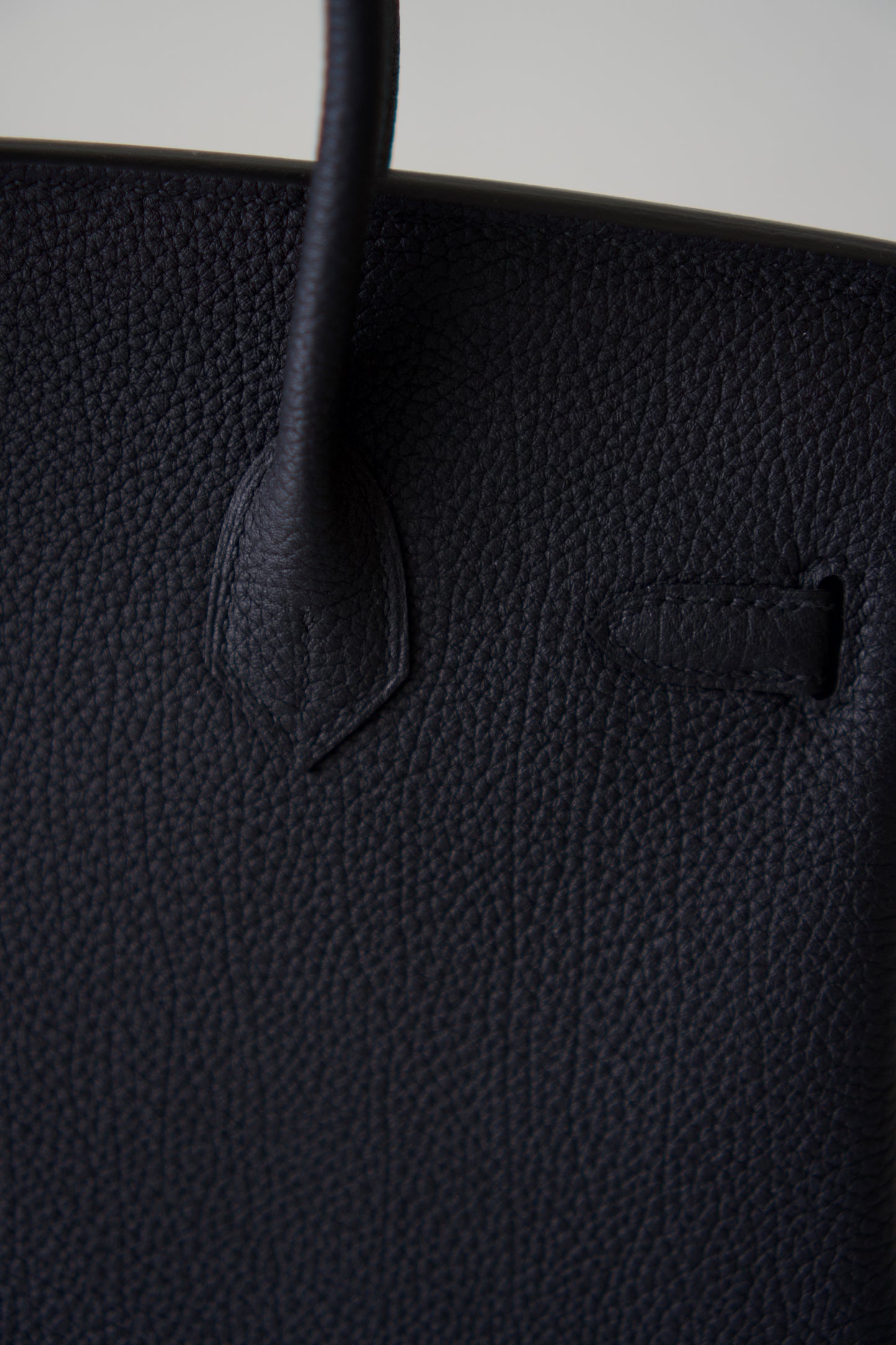 Birkin 25 – Noir Togo Leather with Palladium Hardware