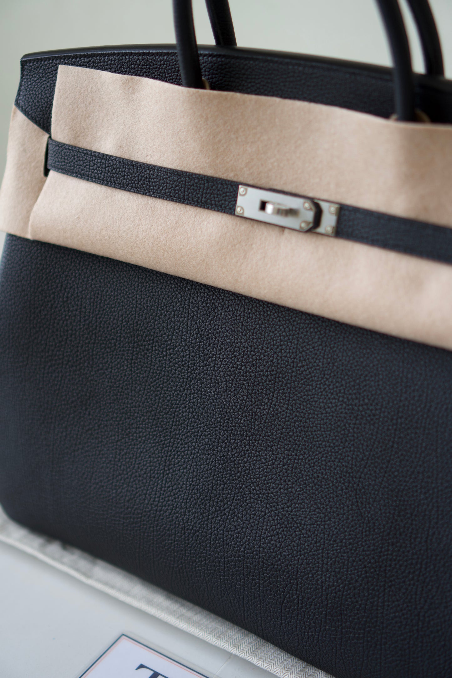 Birkin 40 – Noir Togo Leather with Palladium Hardware