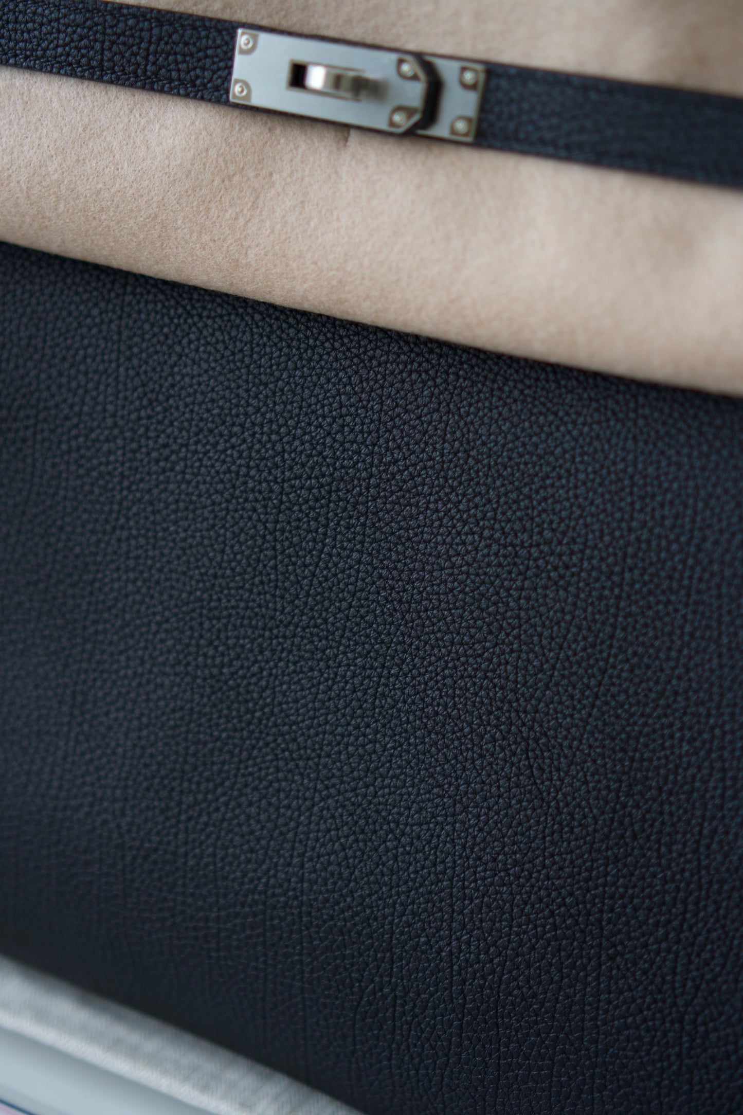 Birkin 40 – Noir Togo Leather with Palladium Hardware