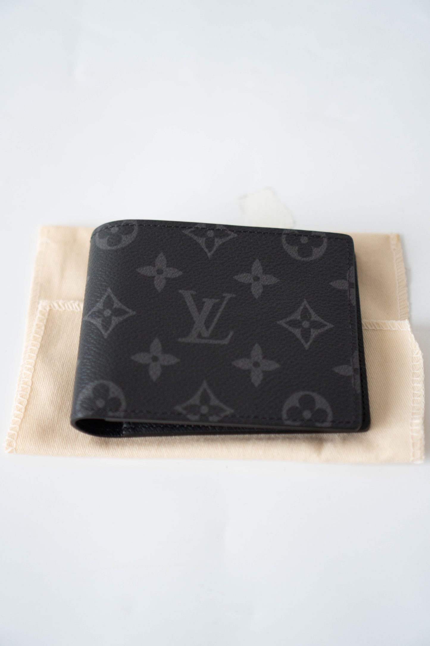 Multiple Wallet in Eclipse Monogram