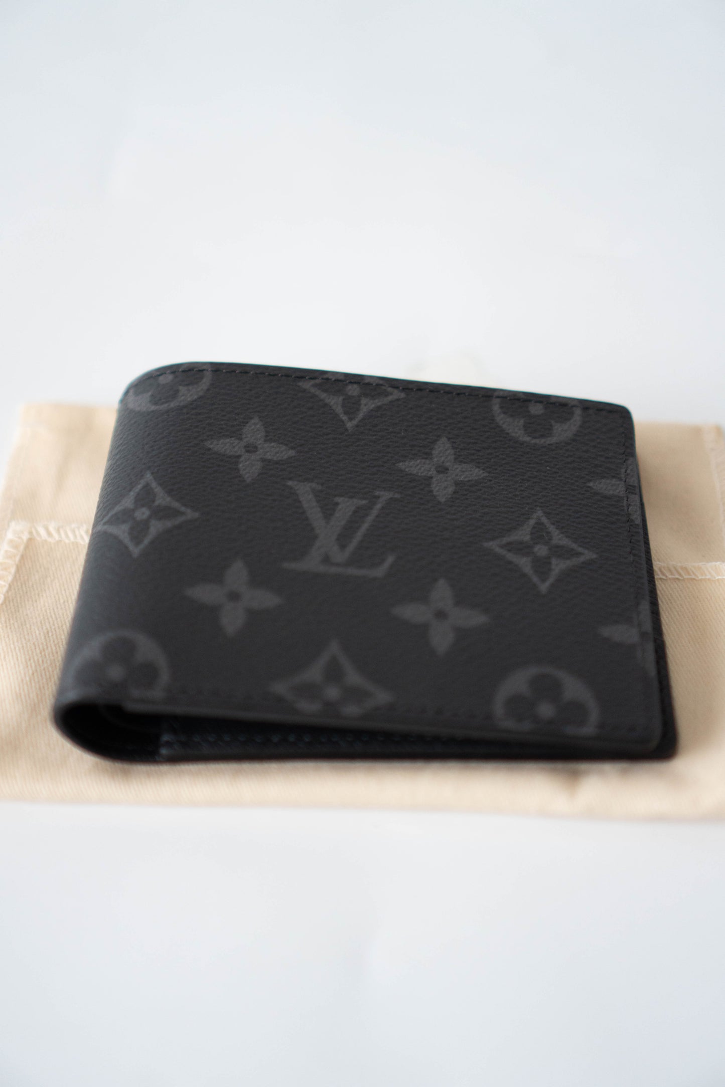 Multiple Wallet in Eclipse Monogram