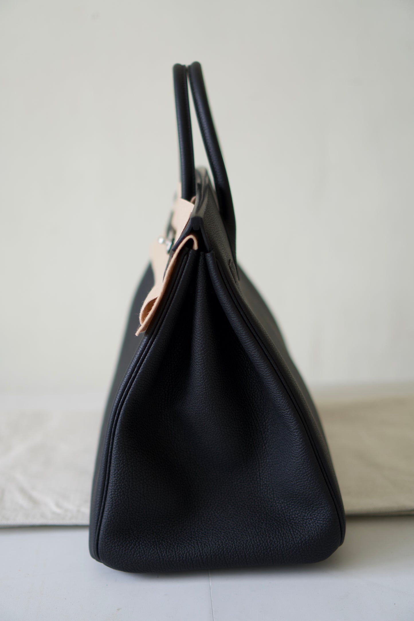 Birkin 40 – Noir Togo Leather with Palladium Hardware