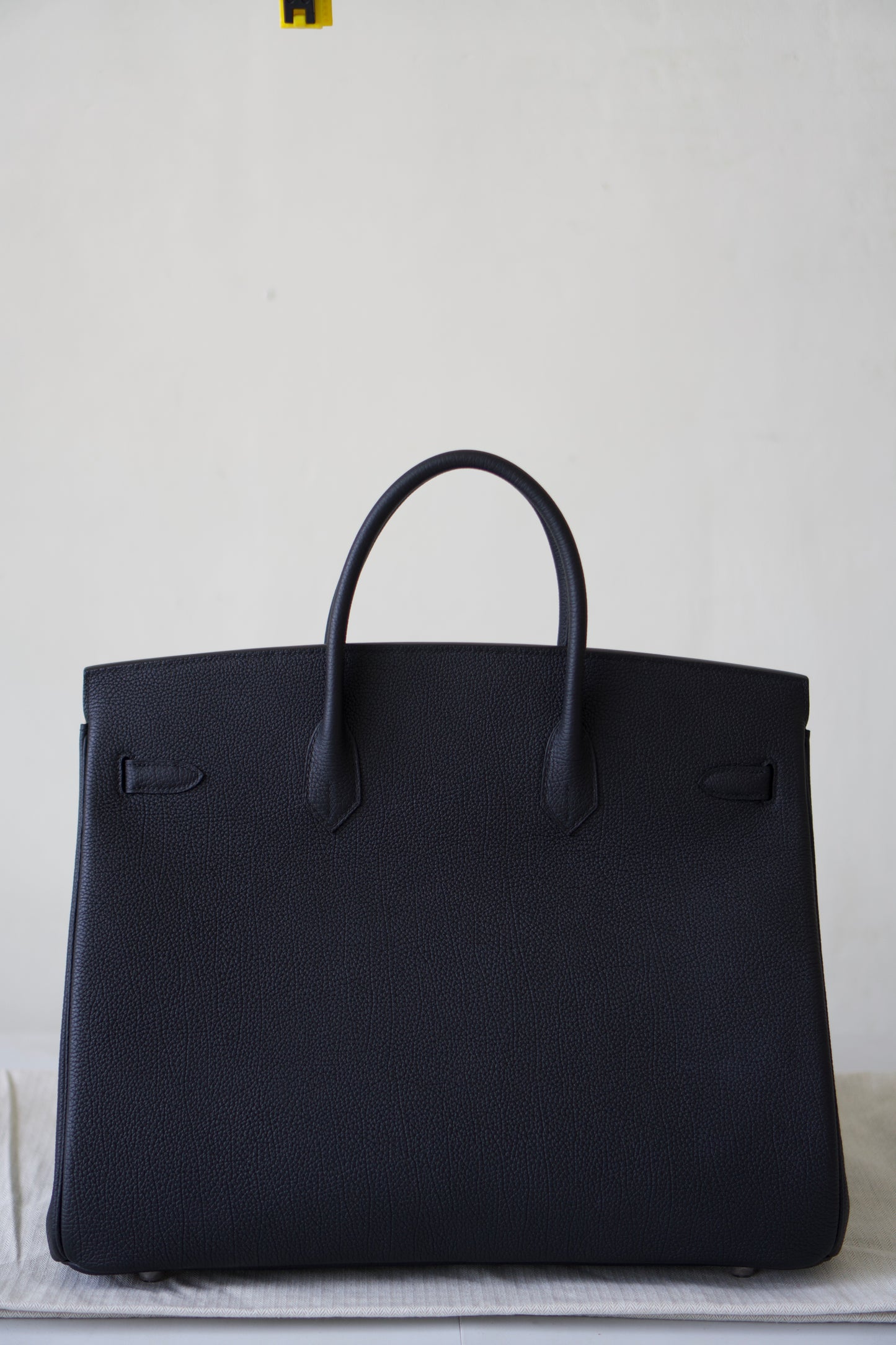Birkin 40 – Noir Togo Leather with Palladium Hardware