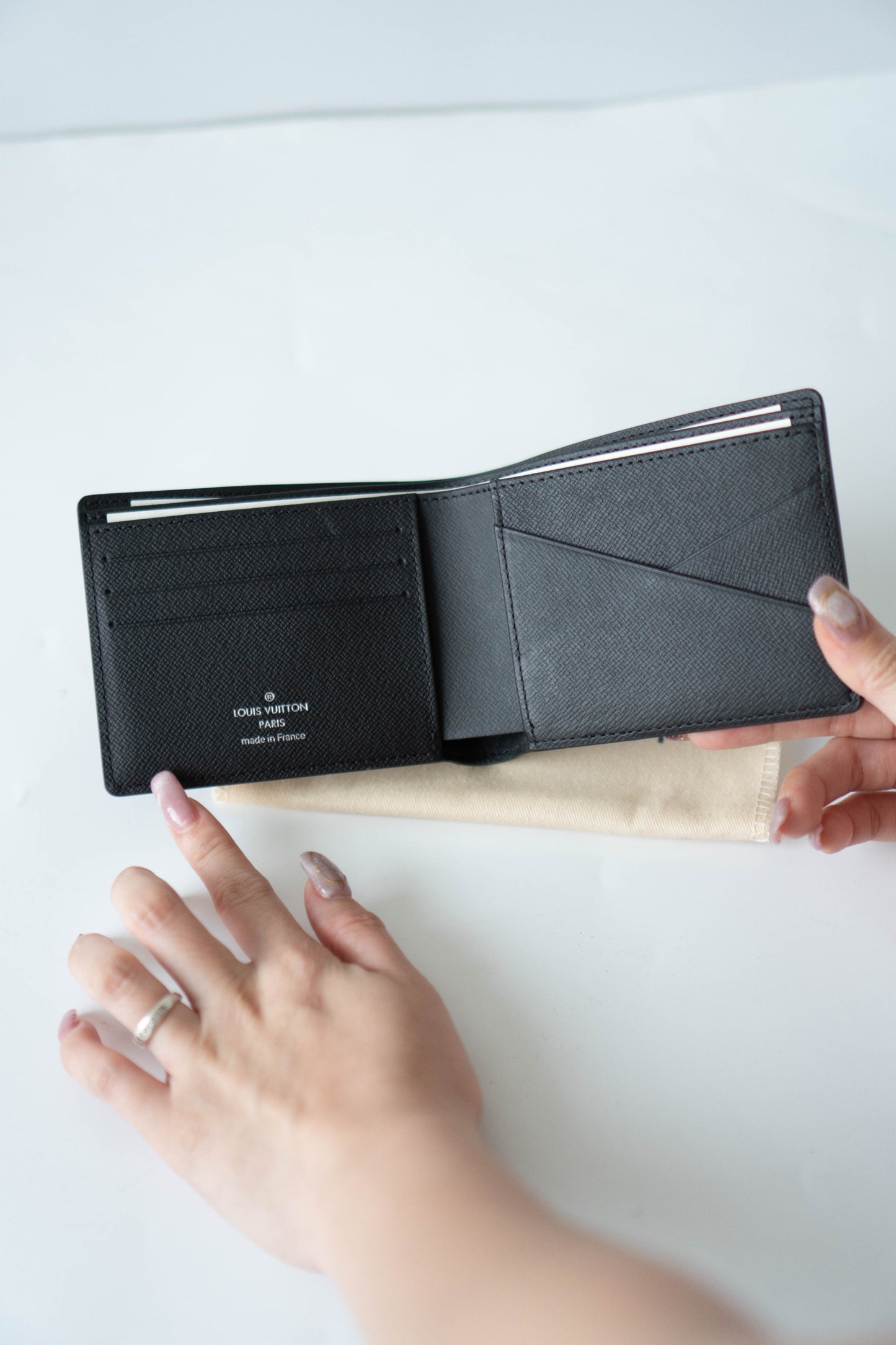 Multiple Wallet in Eclipse Monogram