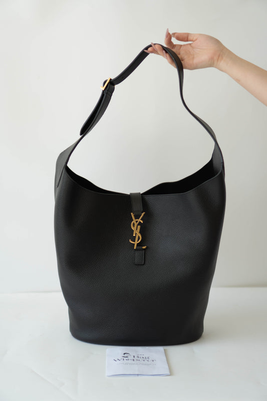 Le 5 à 7 Supple Hobo Bag