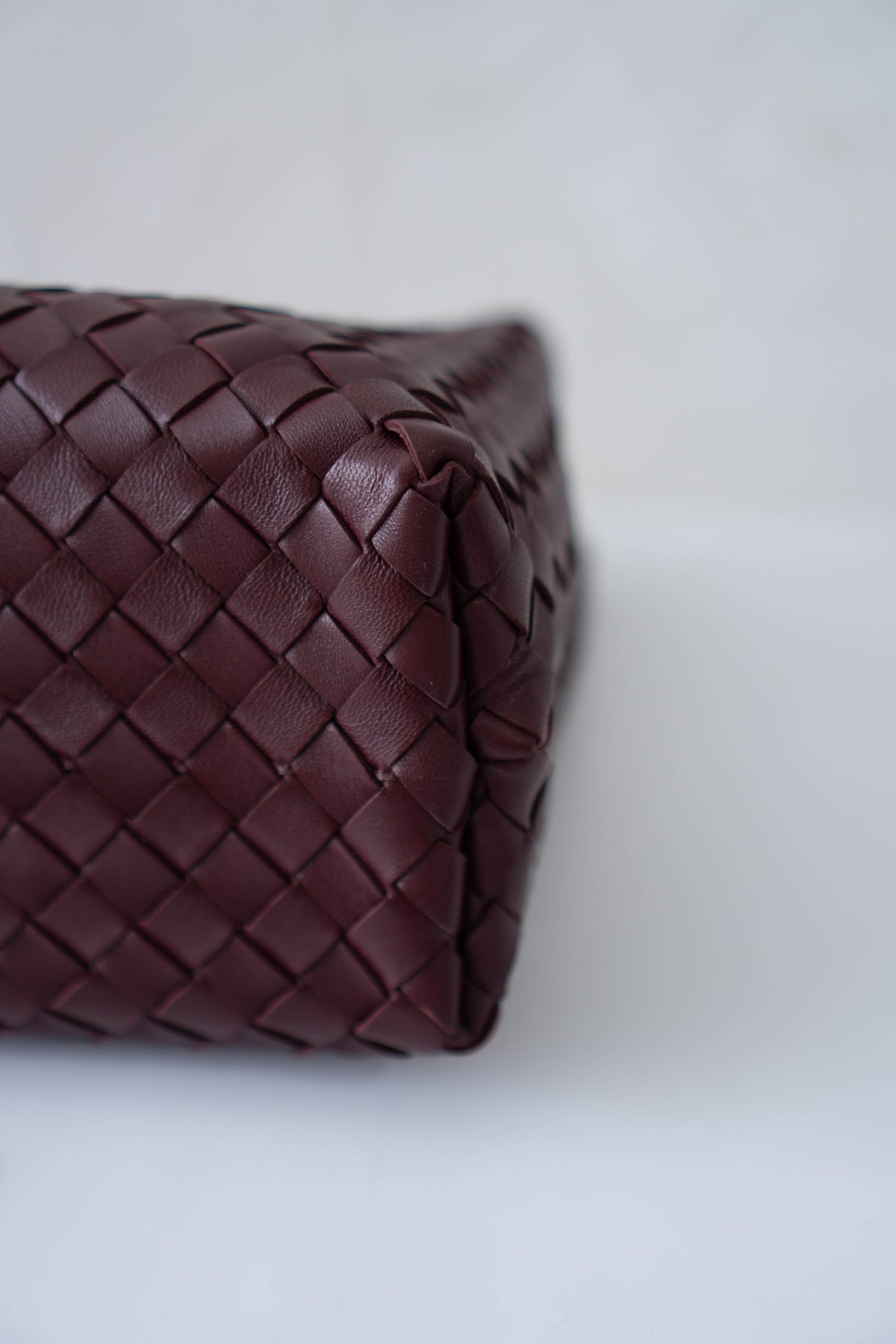 Andiamo Medium Bag – Burgundy Intrecciato Nappa Leather in Gold Hardware