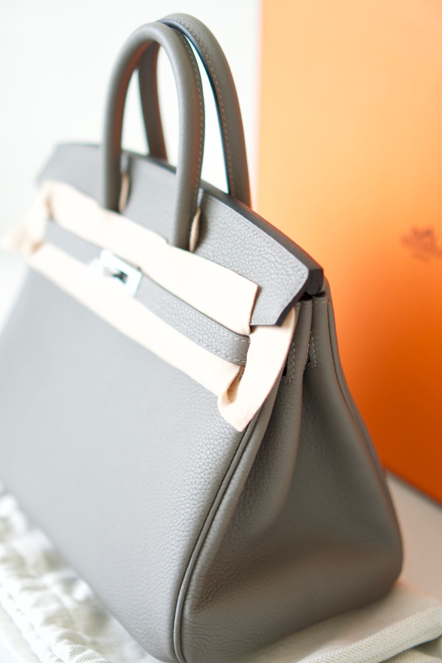 BK 25 – Gris Meyer Togo Leather with Palladium Hardware