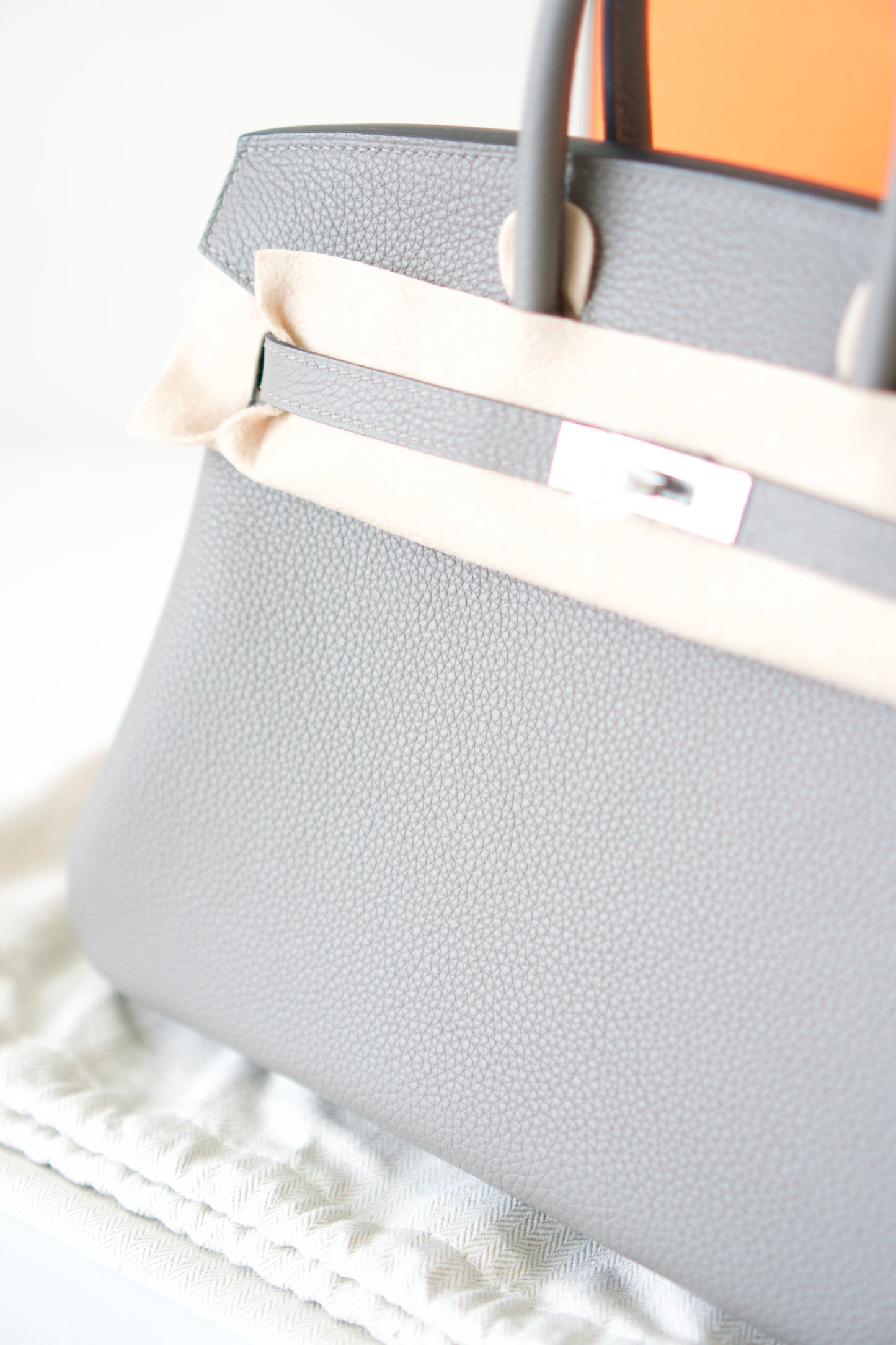 BK 25 – Gris Meyer Togo Leather with Palladium Hardware