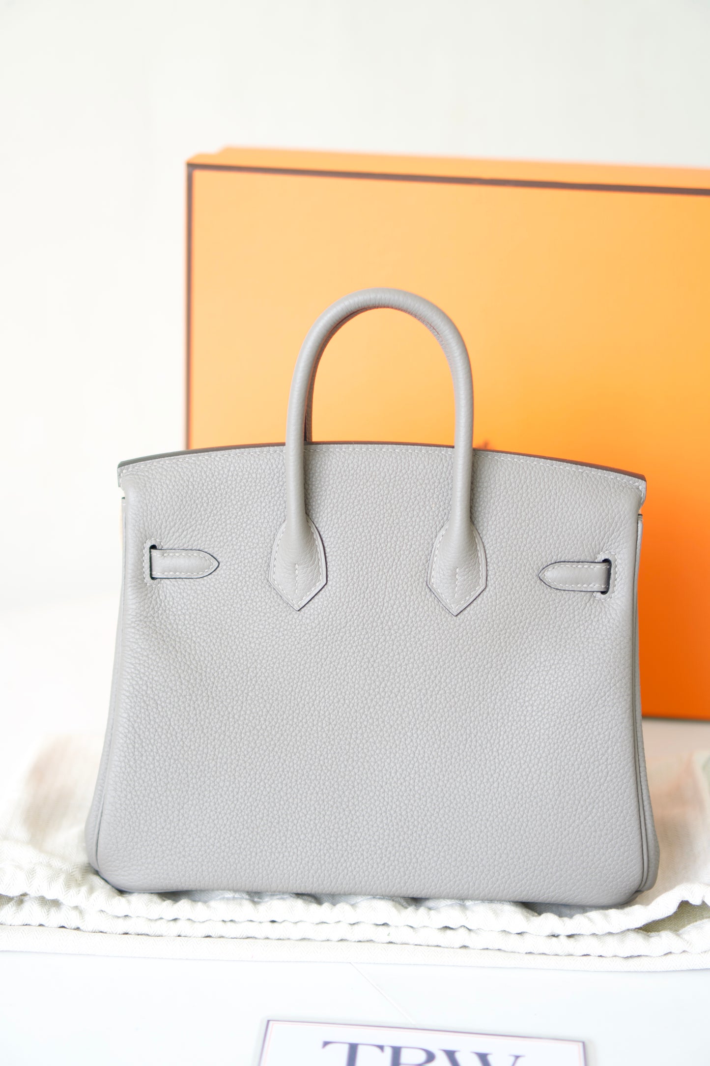 BK 25 – Gris Meyer Togo Leather with Palladium Hardware