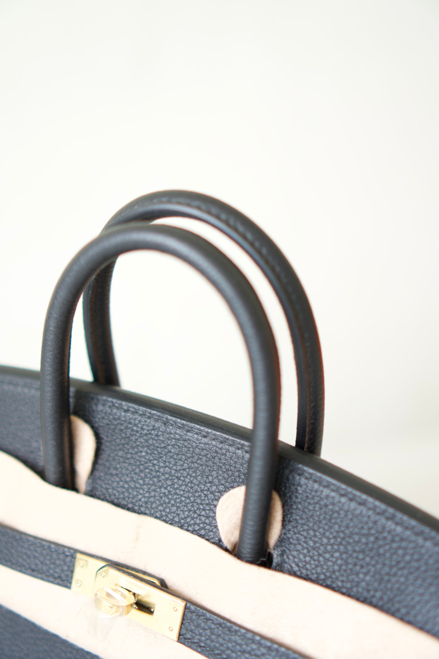 BK 25 – Noir Togo Leather with Gold Hardware