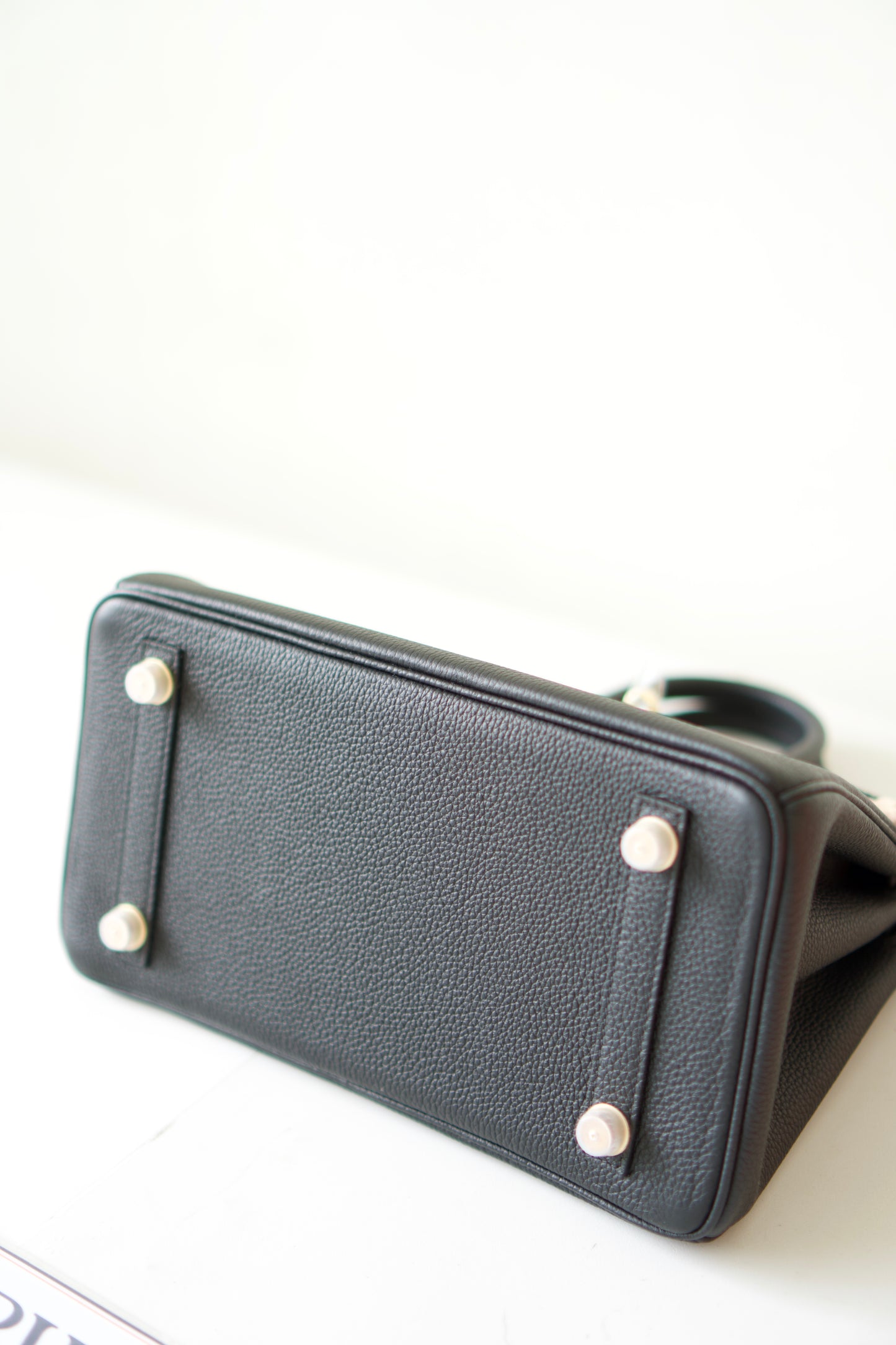 BK 25 – Noir Togo Leather with Gold Hardware