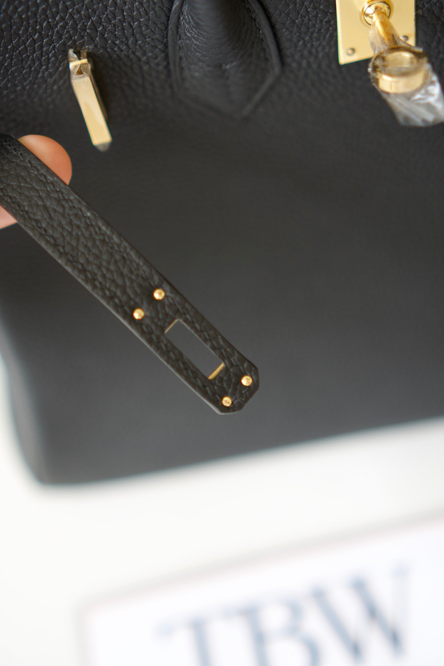 BK 25 – Noir Togo Leather with Gold Hardware