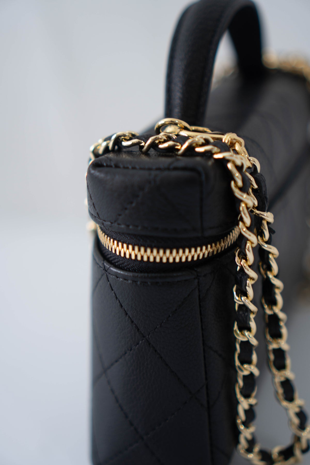 CC Vanity Case with Top Handle Small – Black Caviar Leather with Gold Hardware