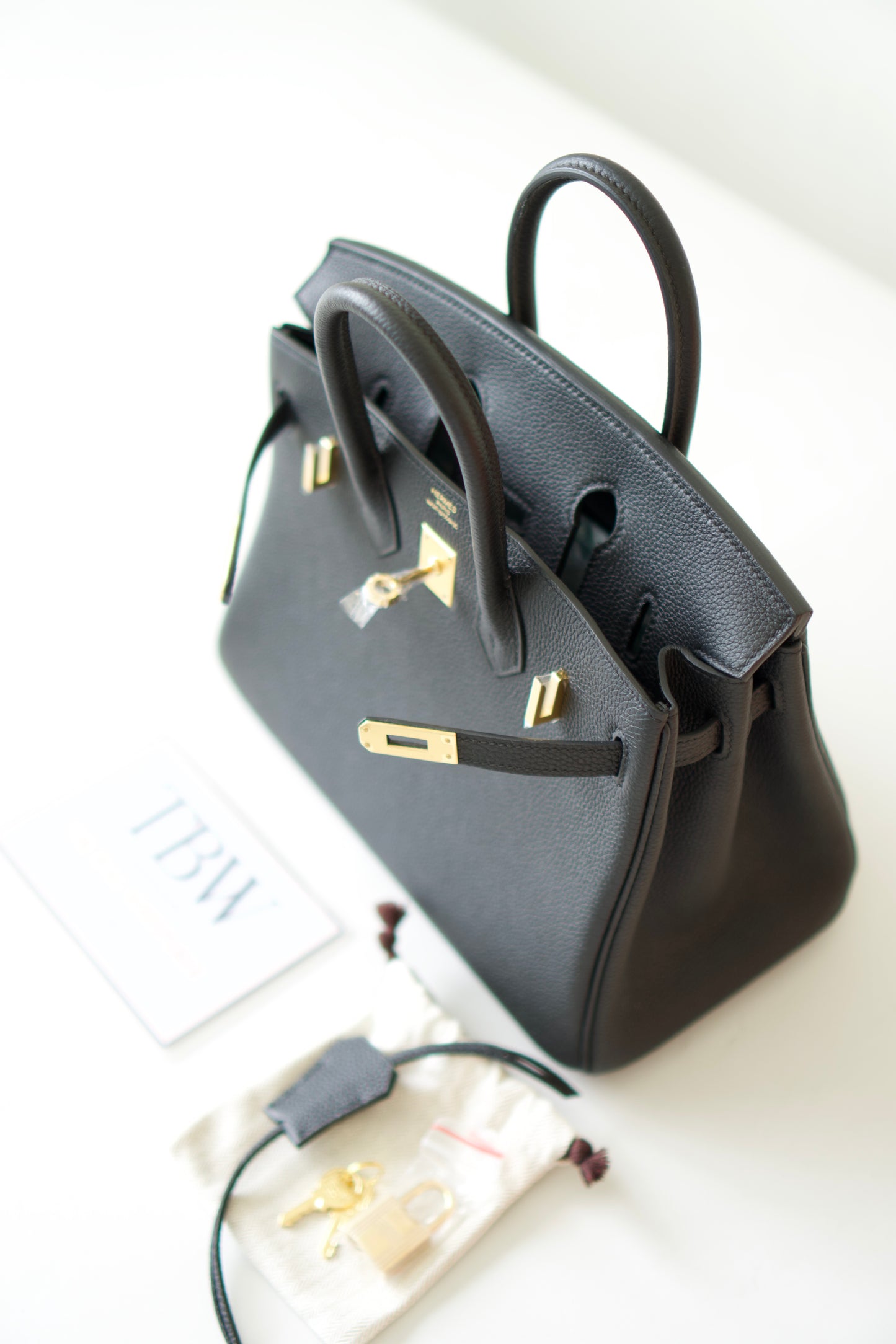 BK 25 – Noir Togo Leather with Gold Hardware