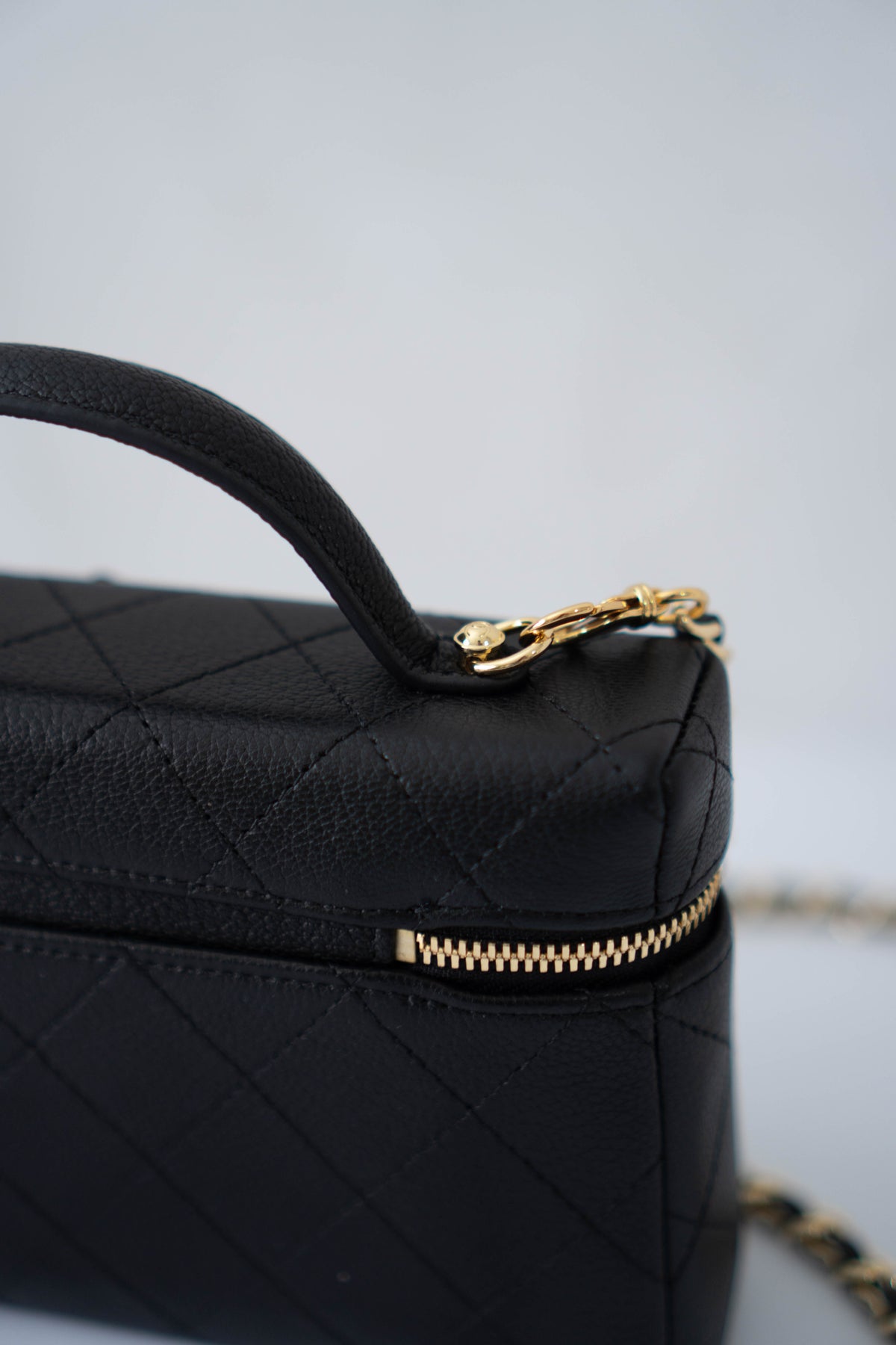 CC Vanity Case with Top Handle Small – Black Caviar Leather with Gold Hardware