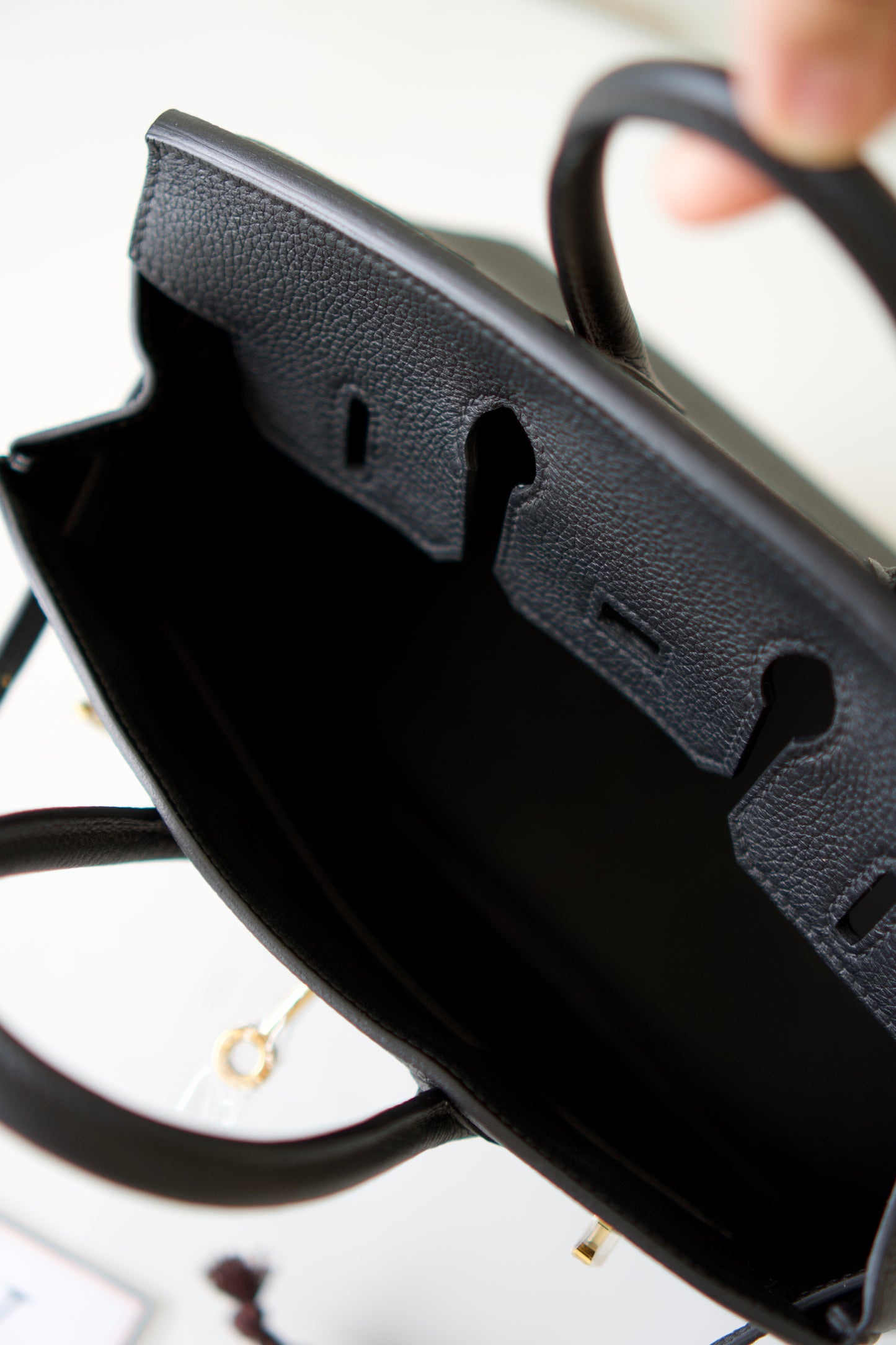 BK 25 – Noir Togo Leather with Gold Hardware