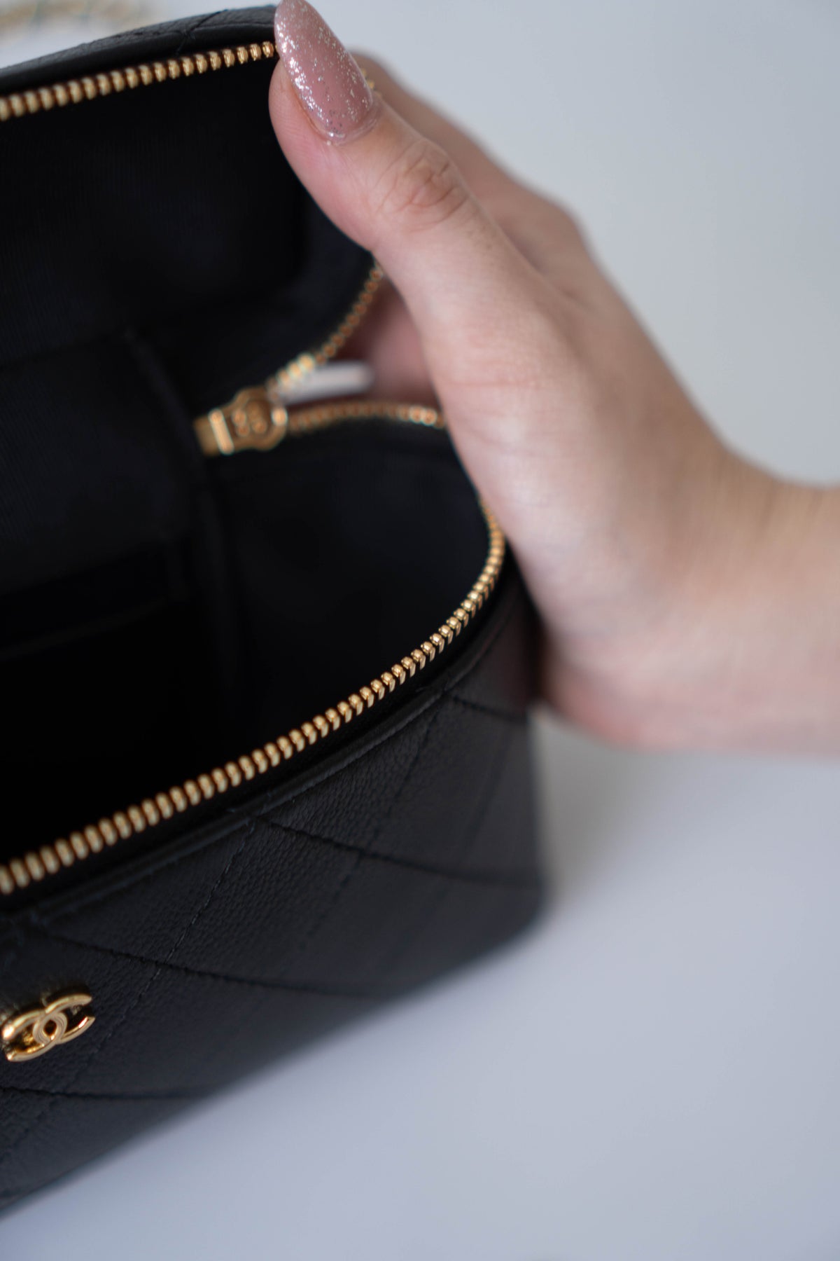 CC Vanity Case with Top Handle Small – Black Caviar Leather with Gold Hardware