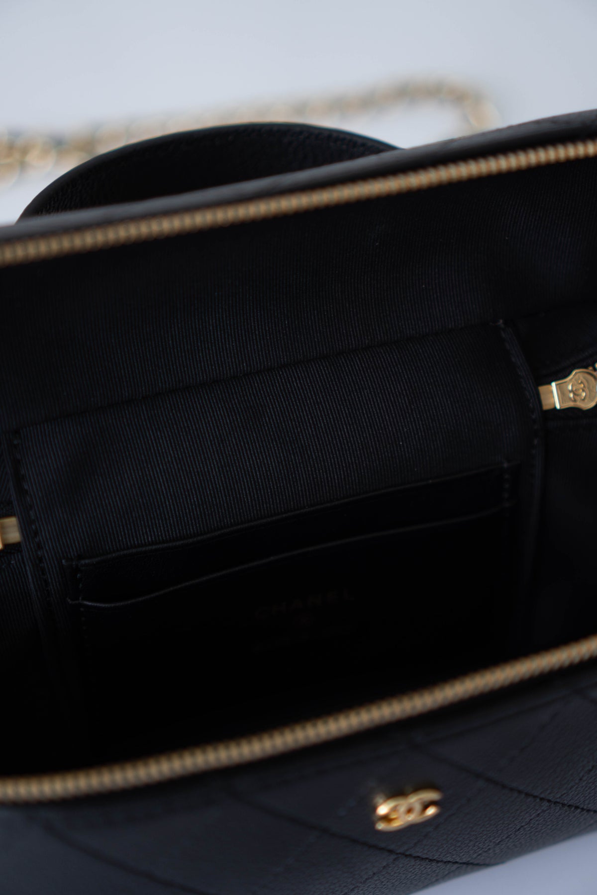 CC Vanity Case with Top Handle Small – Black Caviar Leather with Gold Hardware