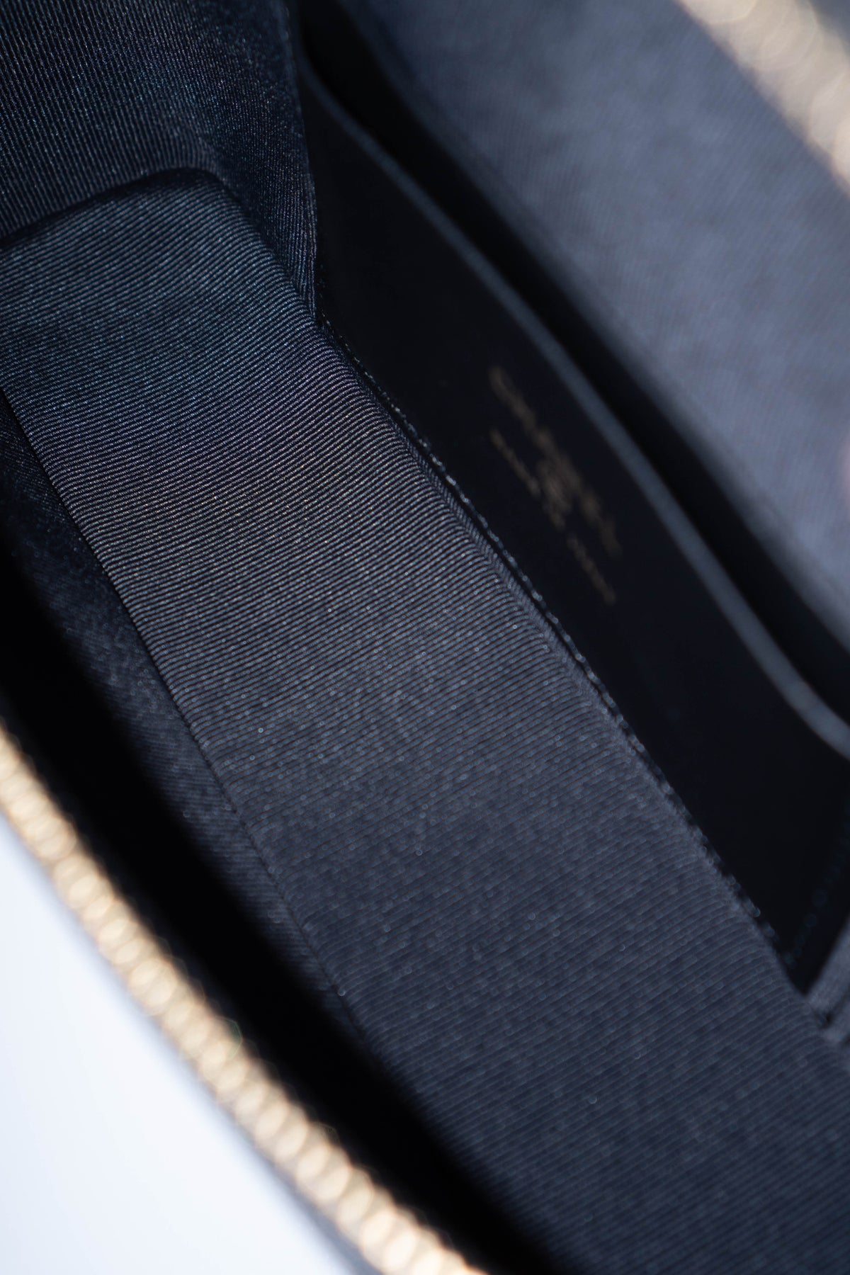 CC Vanity Case with Top Handle Small – Black Caviar Leather with Gold Hardware