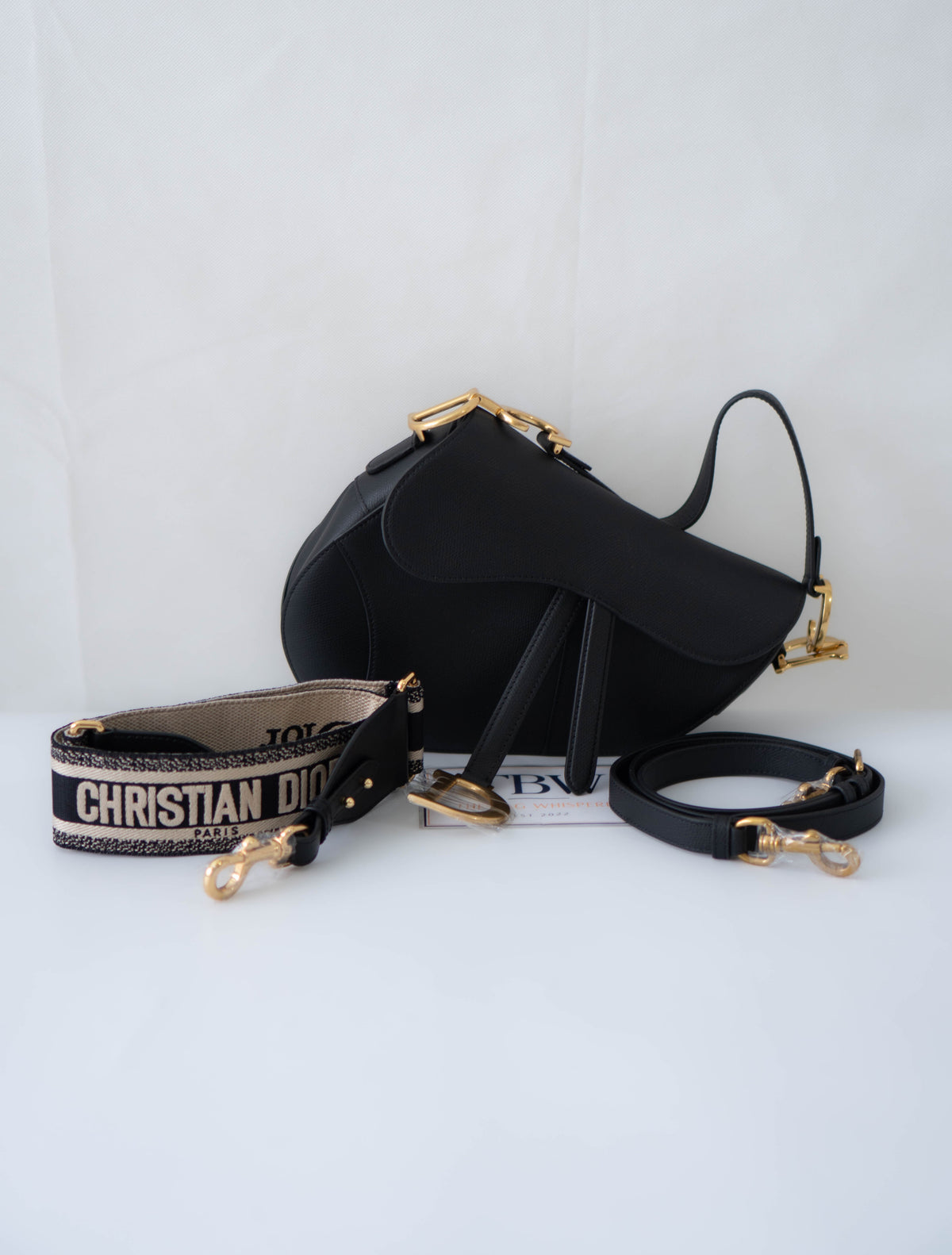 Saddle Medium Bag Single Flap – Black Grained Calfskin in Gold Hardware