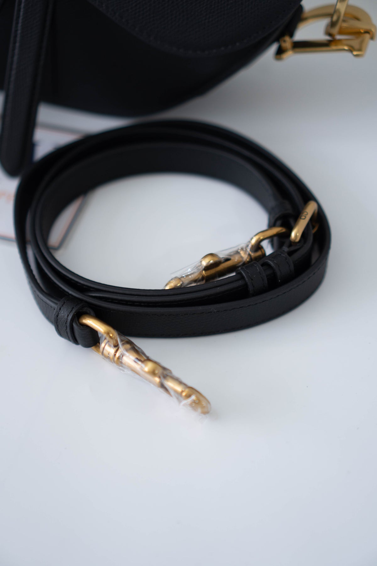 Saddle Medium Bag Single Flap – Black Grained Calfskin in Gold Hardware