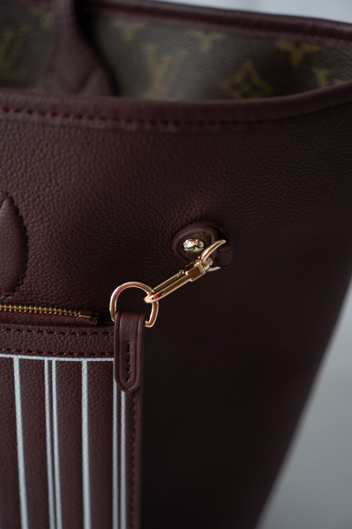 Reversible Tote MM – Burgundy Grained Leather