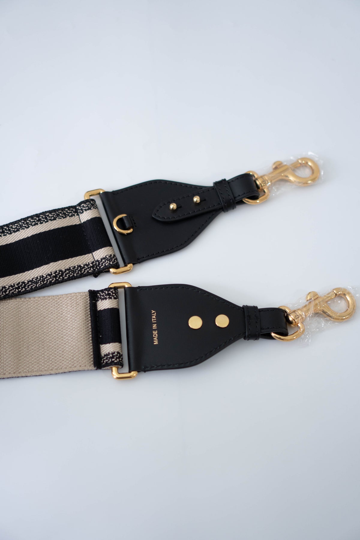 Saddle Medium Bag Single Flap – Black Grained Calfskin in Gold Hardware