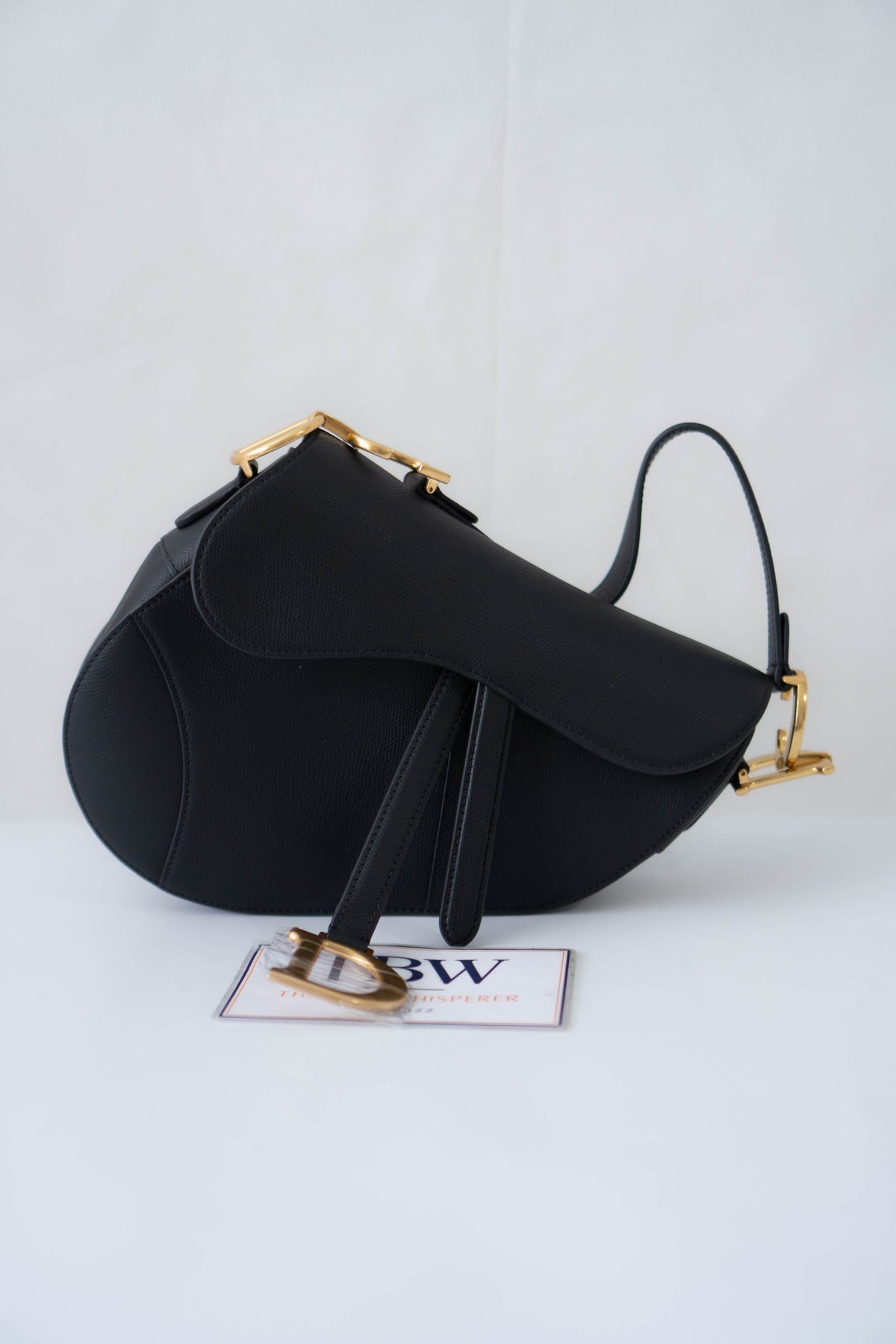 Saddle Medium Bag Single Flap – Black Grained Calfskin in Gold Hardware