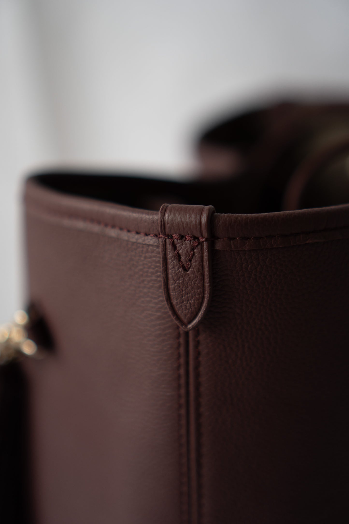Reversible Tote MM – Burgundy Grained Leather