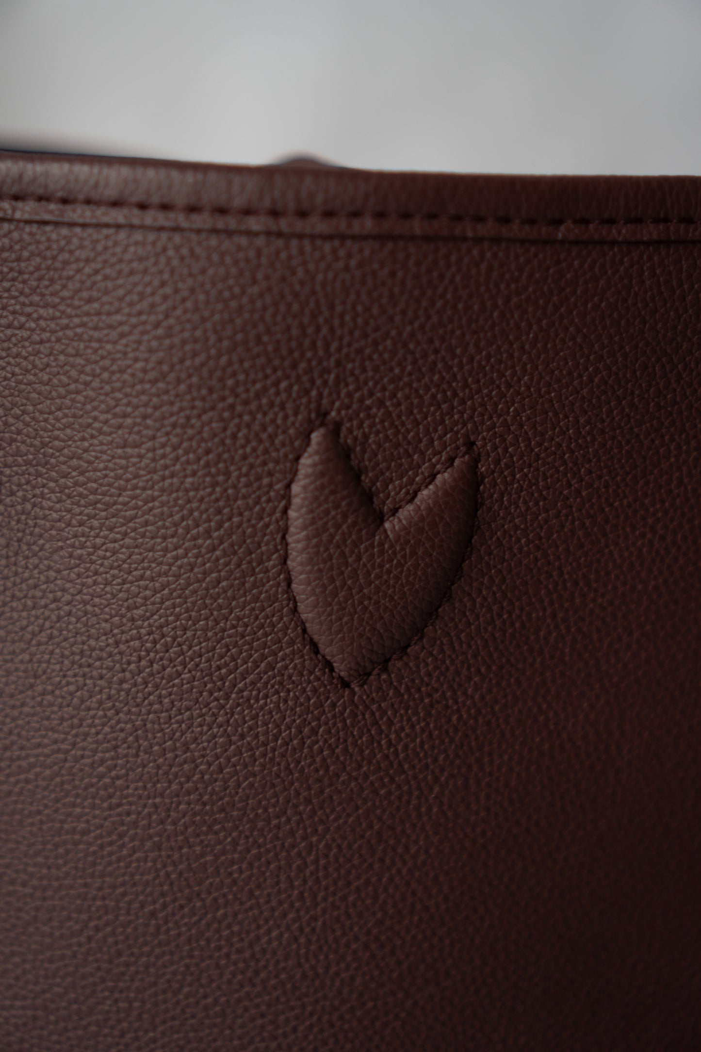 Reversible Tote MM – Burgundy Grained Leather