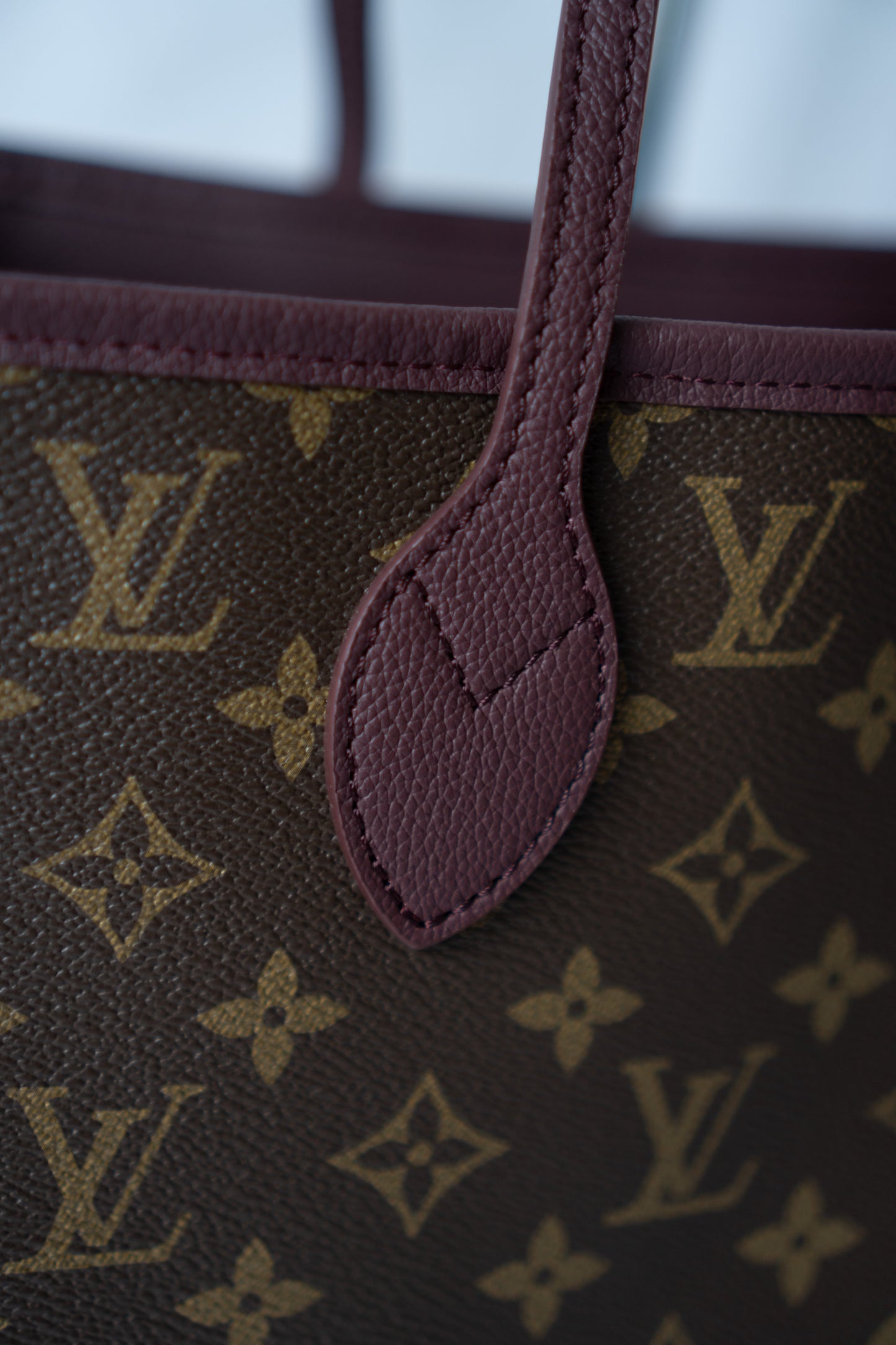 Reversible Tote MM – Burgundy Grained Leather