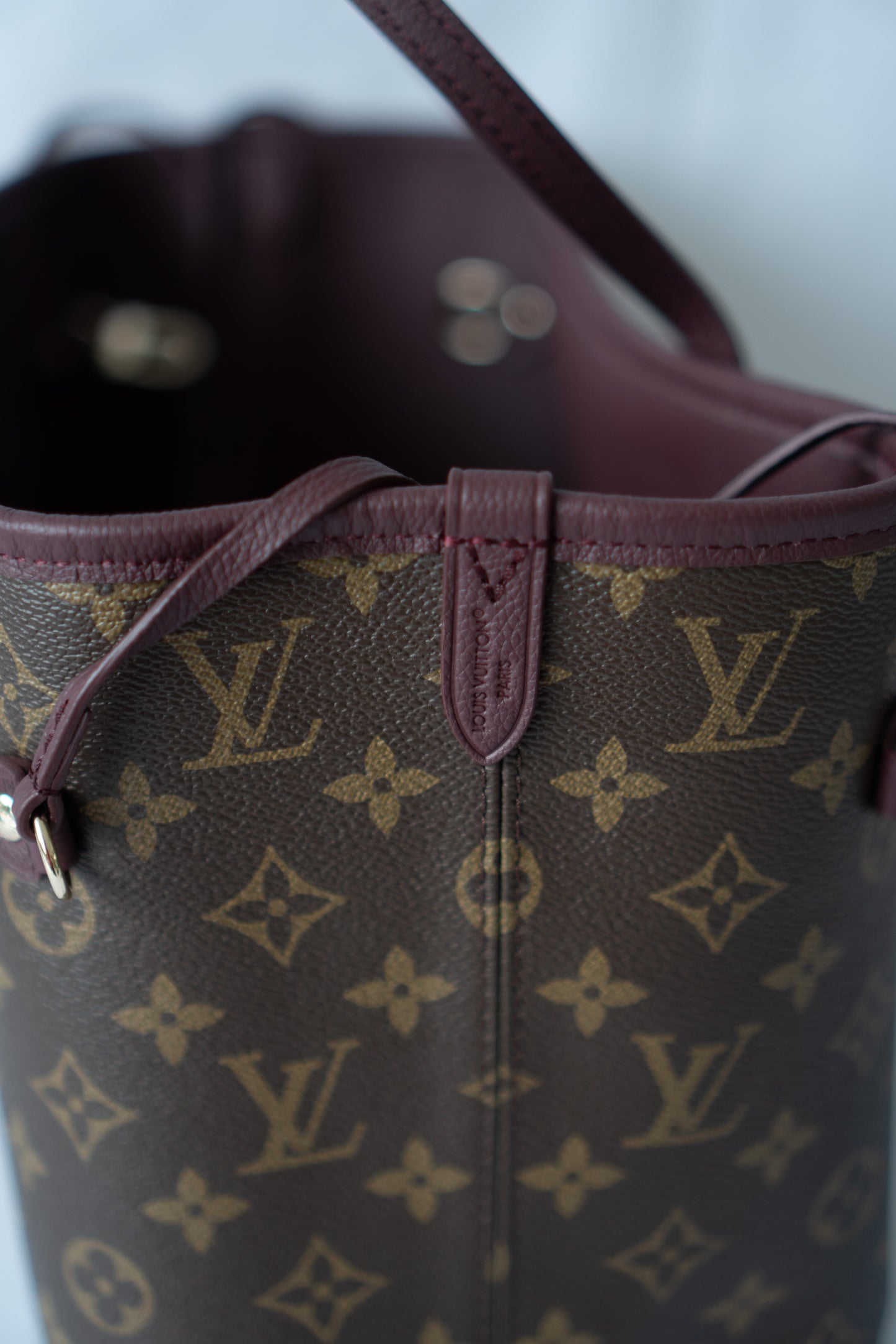 Reversible Tote MM – Burgundy Grained Leather