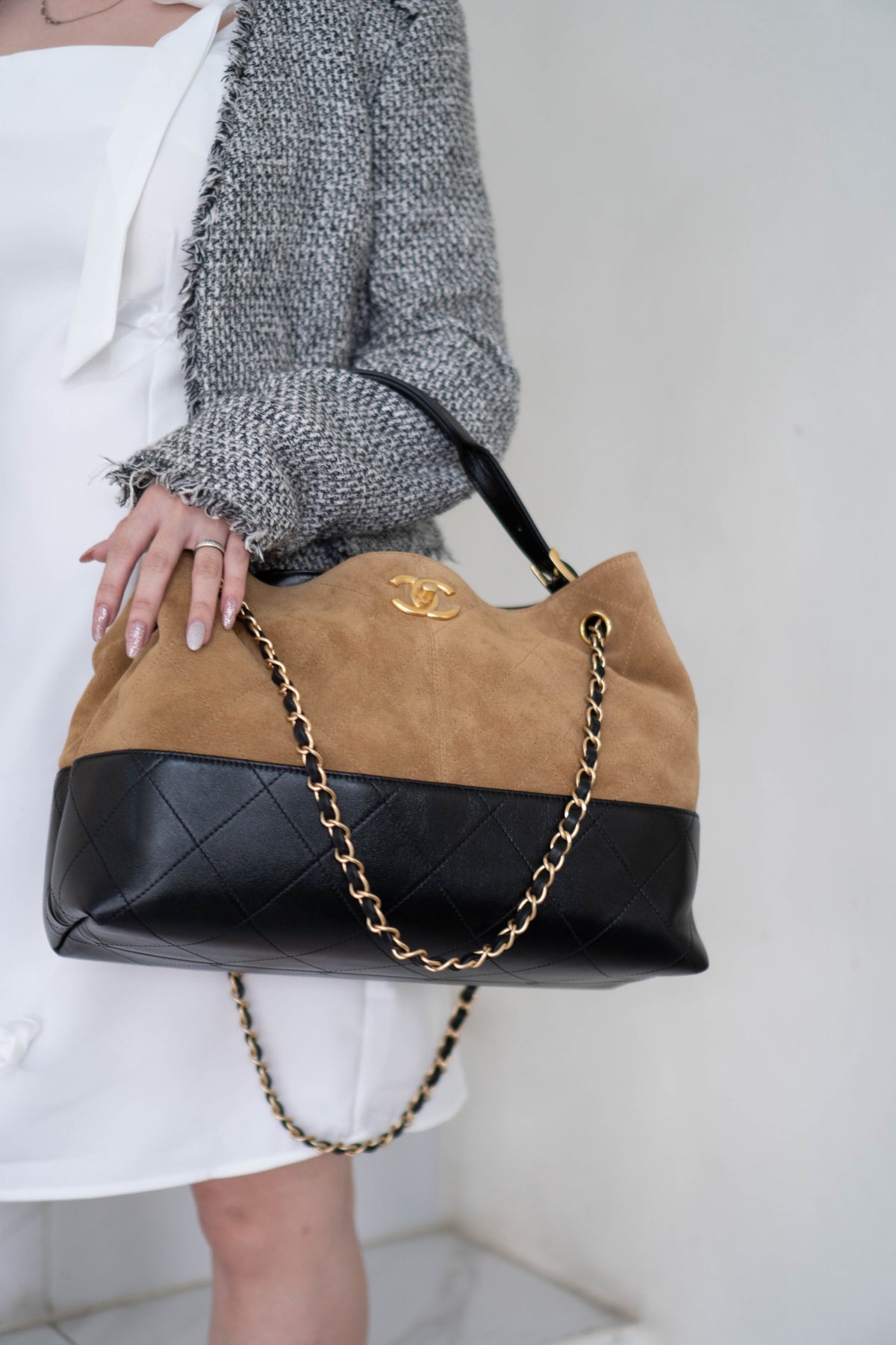 CC Large Hobo Bag – Tan Suede &amp; Black Calfskin