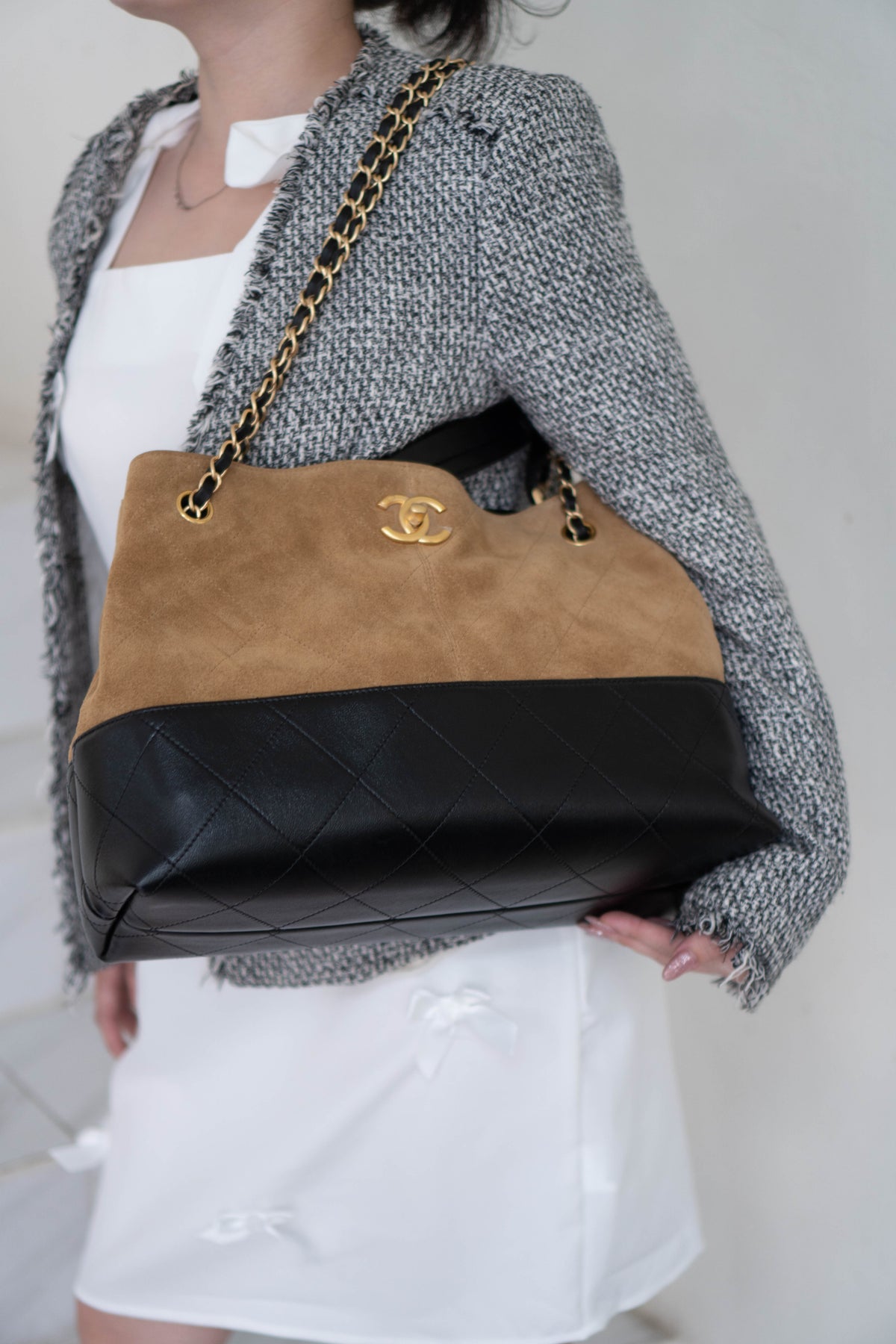 CC Large Hobo Bag – Tan Suede &amp; Black Calfskin