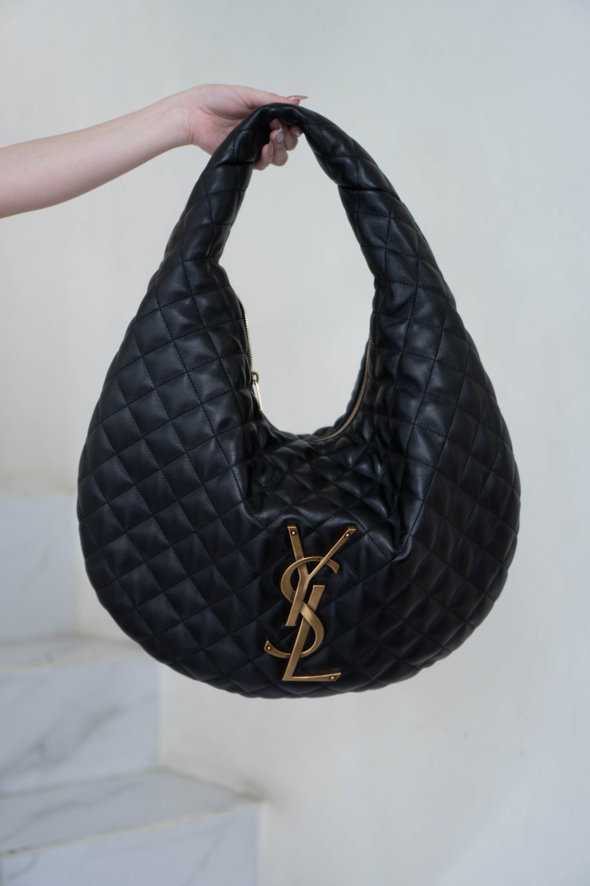 Le 5 à 7 Supple Small Hobo Bag – Black Quilted Lambskin in Bronze Hardware