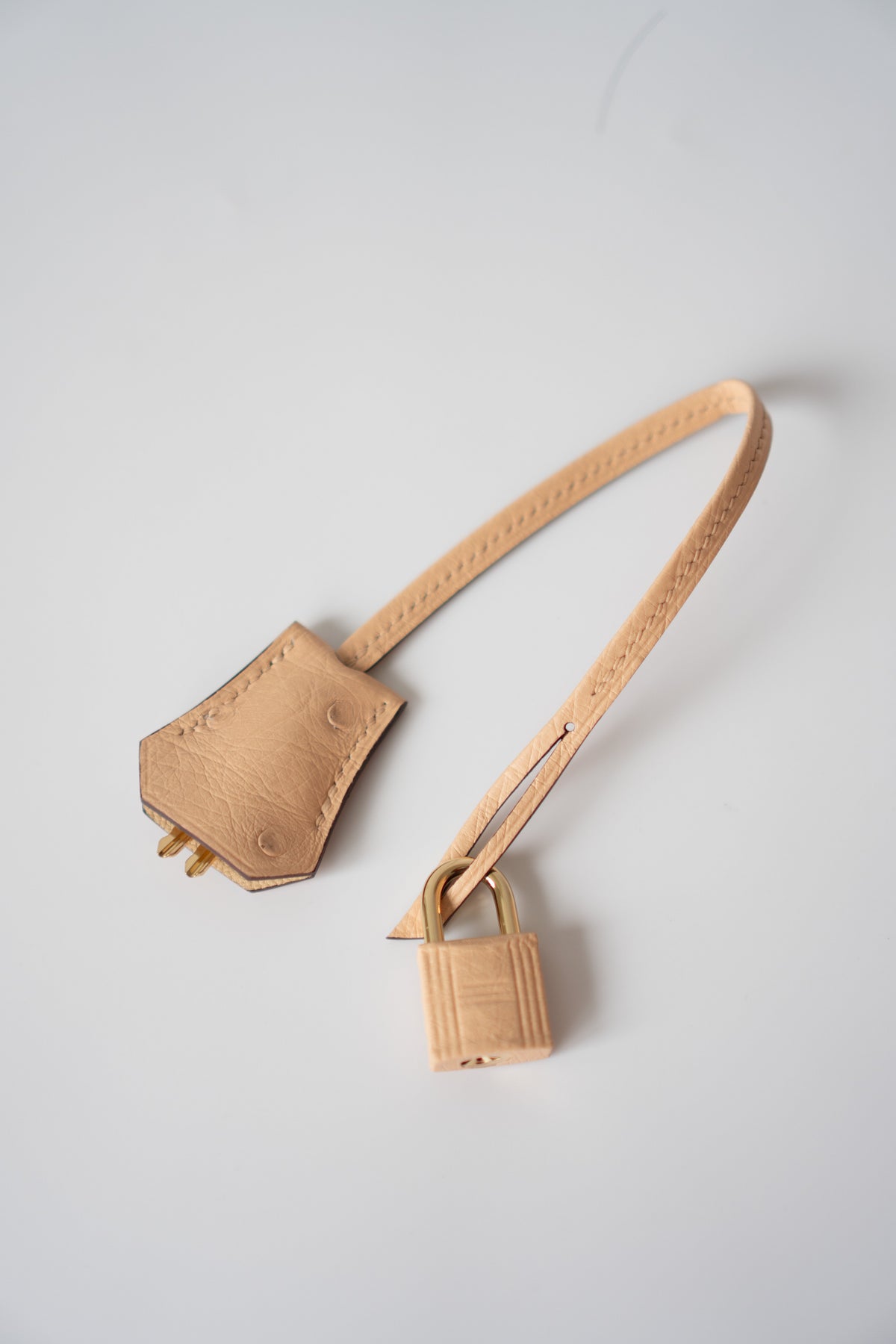 BK 30 – Chai Ostrich with Gold Hardware