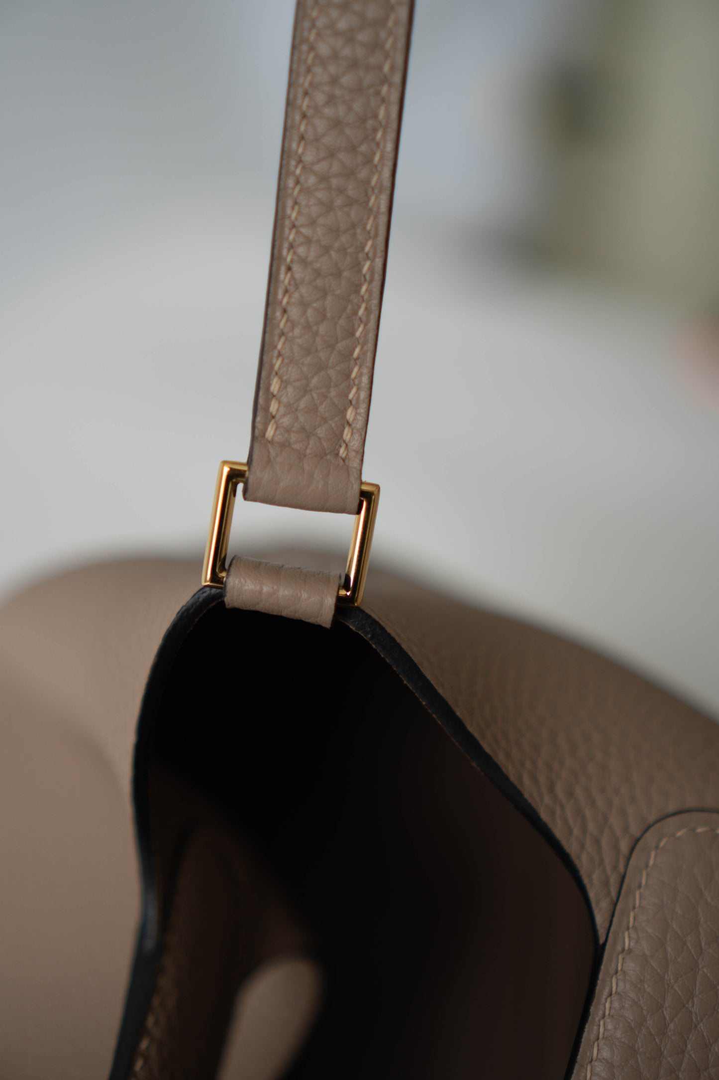 Pico 18 clemence in Gris Tourterelle with Gold Hardware