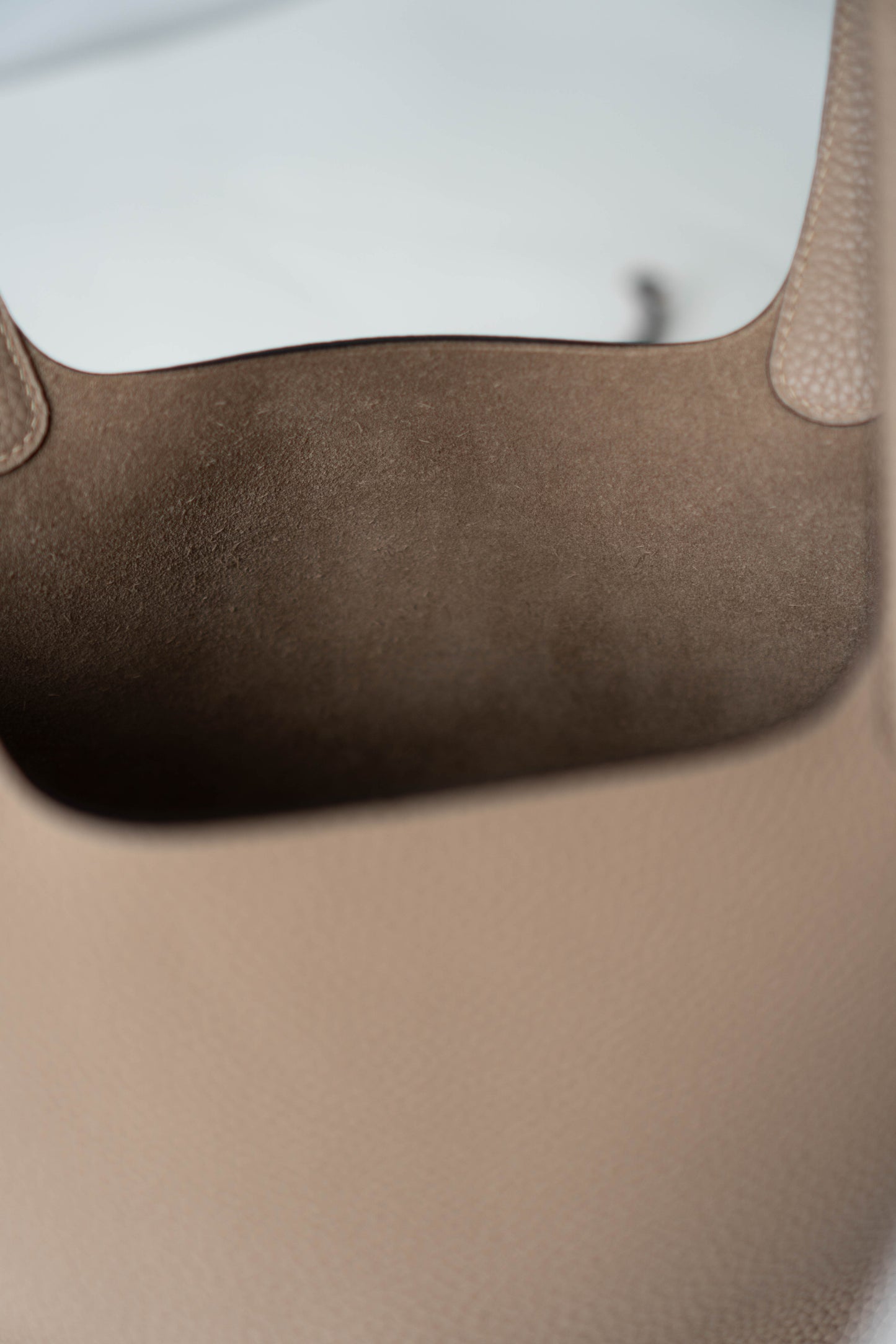 Pico 18 clemence in Gris Tourterelle with Gold Hardware